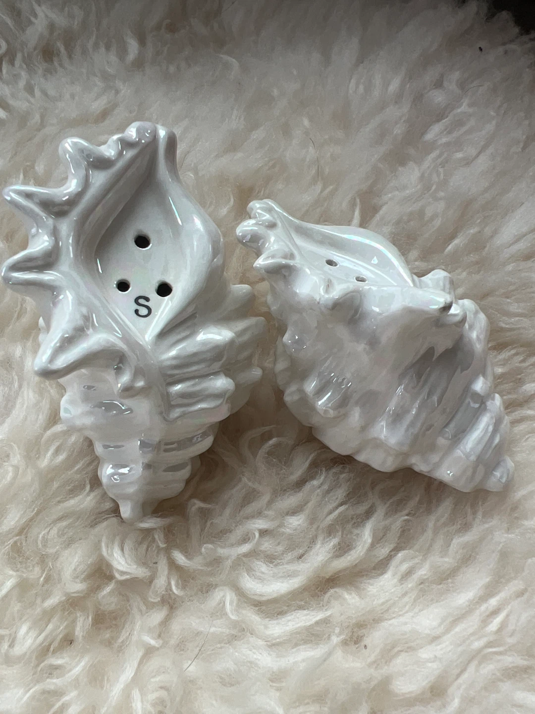 VINTAGE Seashell Salt and Pepper Shakers
