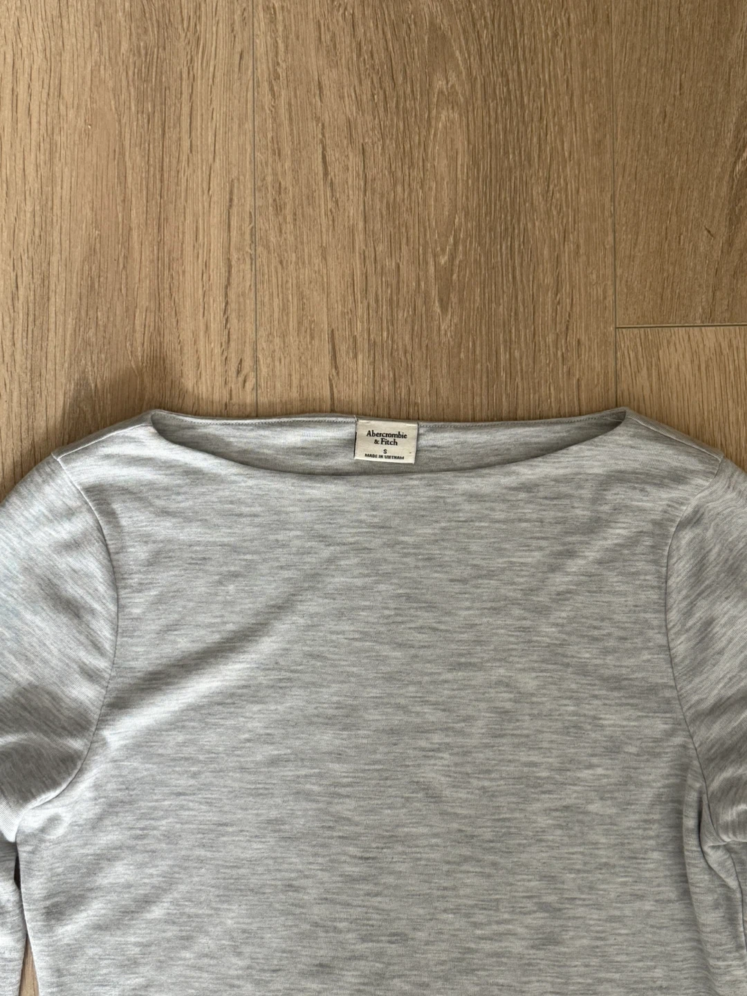 Abercrombie & Fitch Grey Long Sleeve Boat Neck Top - photo 3