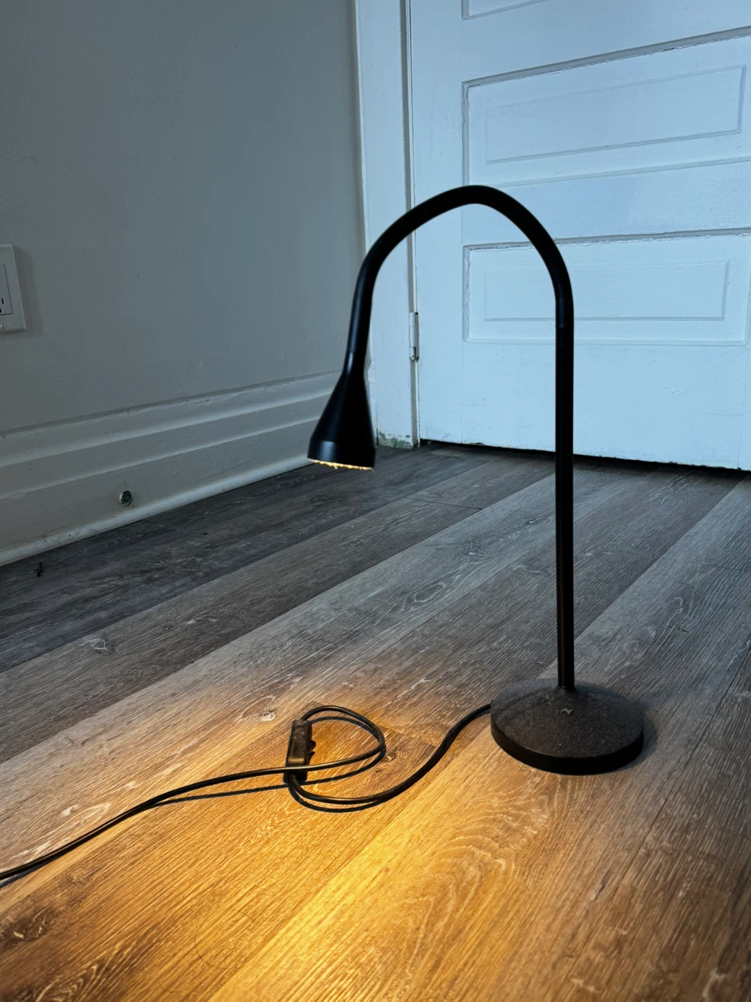 Black Metal Task Lamp with Flexible Neck