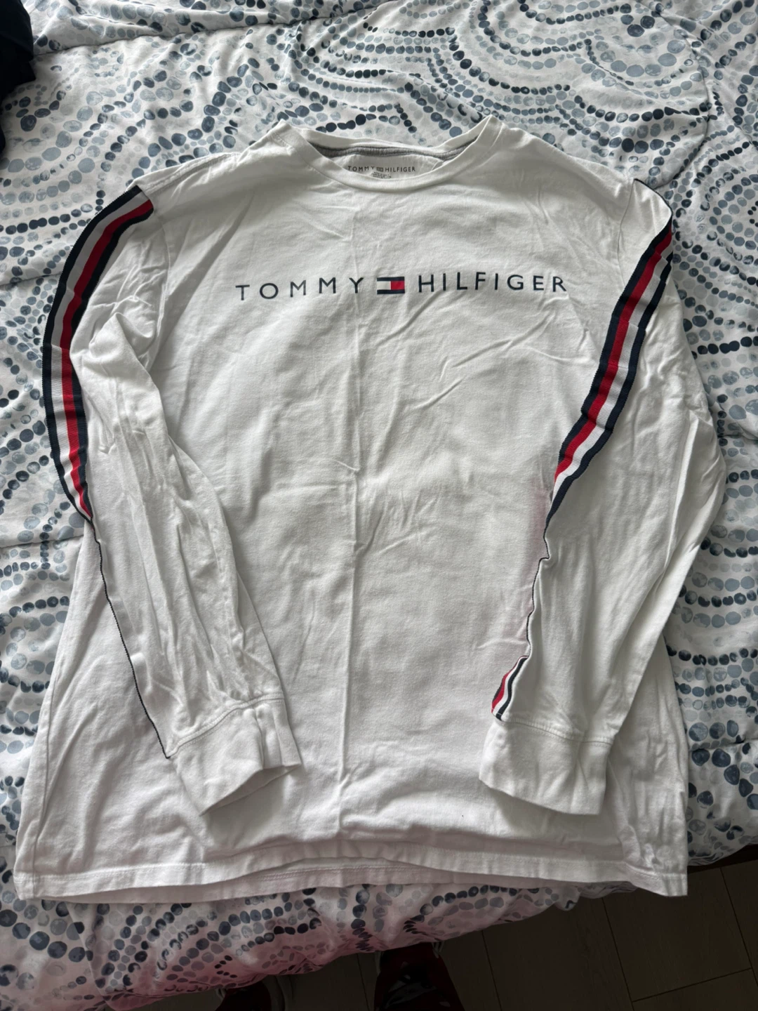 Tommy Hilfiger Men’s White Long Sleeve T-Shirt Size L