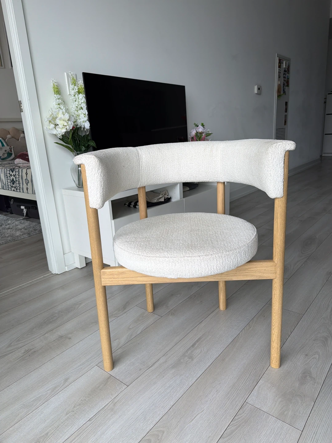 White Bouclé Accent Chair - photo 4