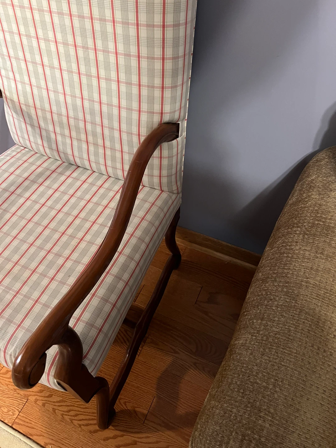 REDUCED! Armchair with Plaid Upholstery - photo 3
