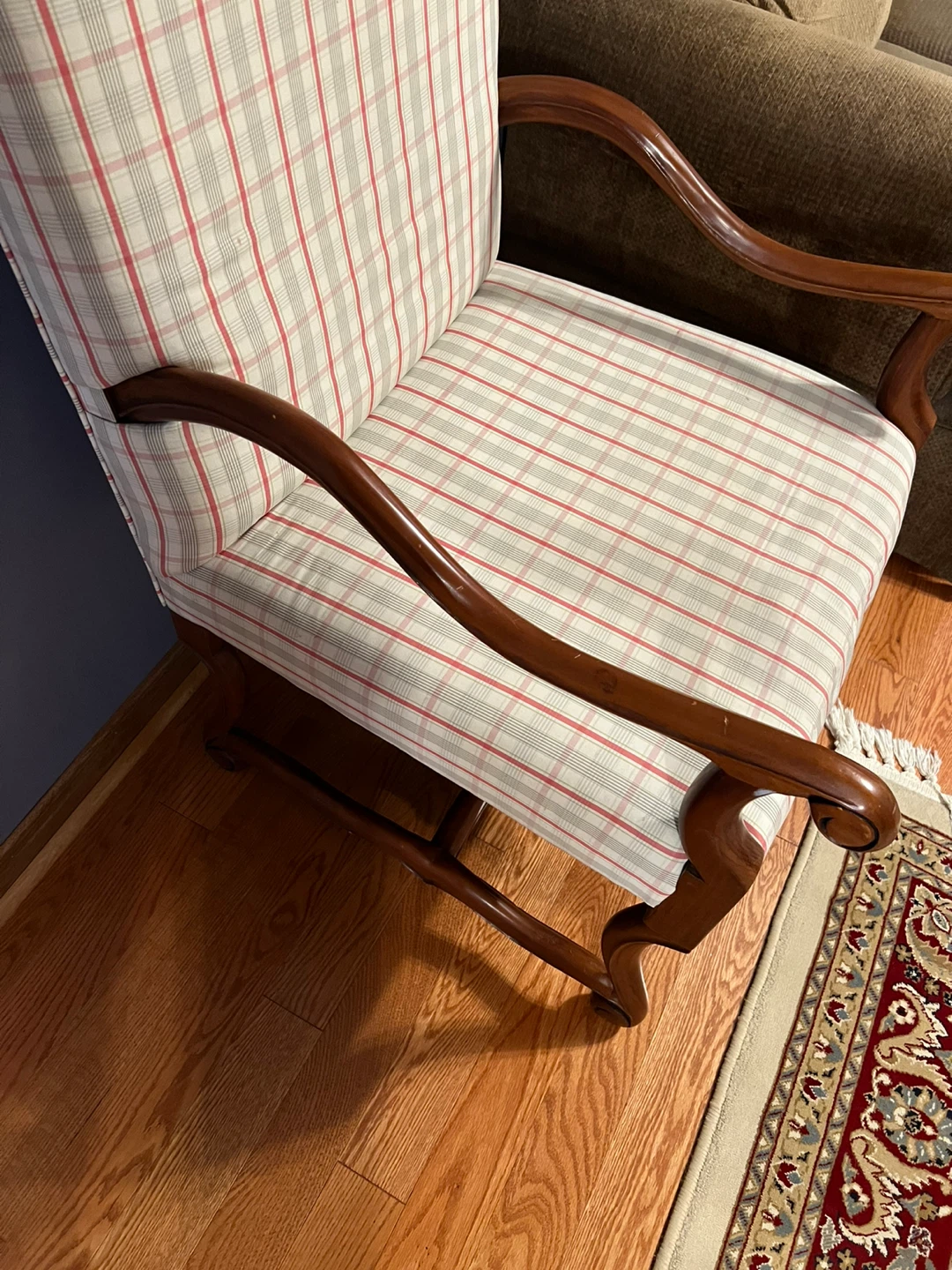 REDUCED! Armchair with Plaid Upholstery - photo 4