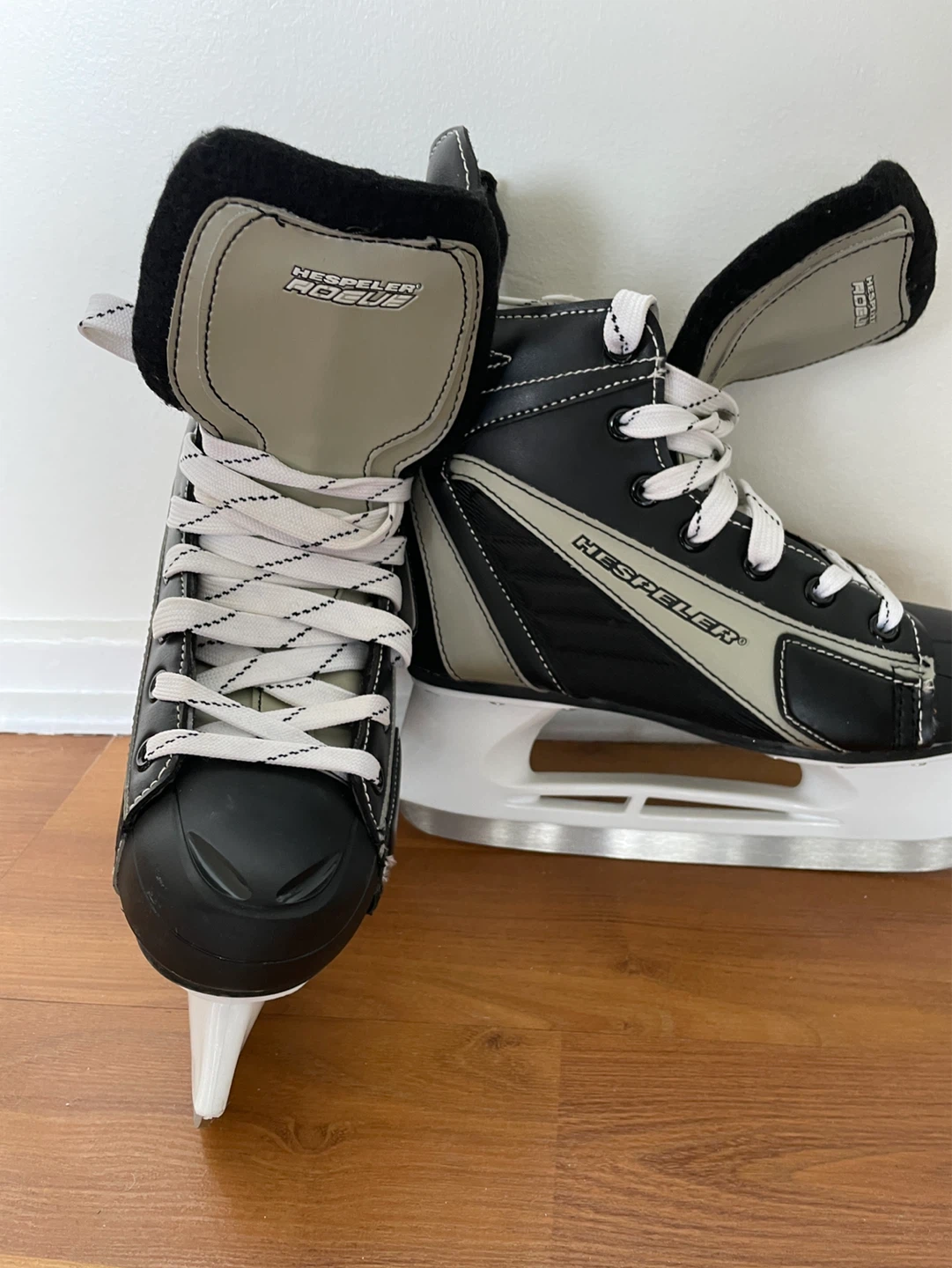 Hespeler Hockey Skates-Size 5 - photo 2
