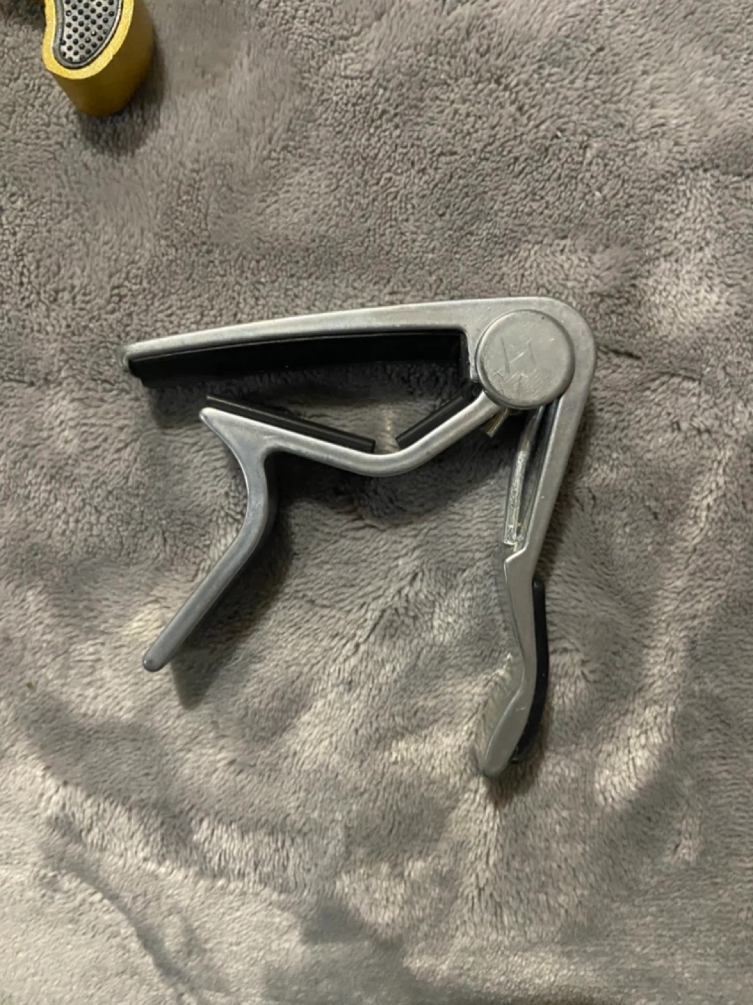 3 Guitar Capos - Gold, Silver, Black - photo 3