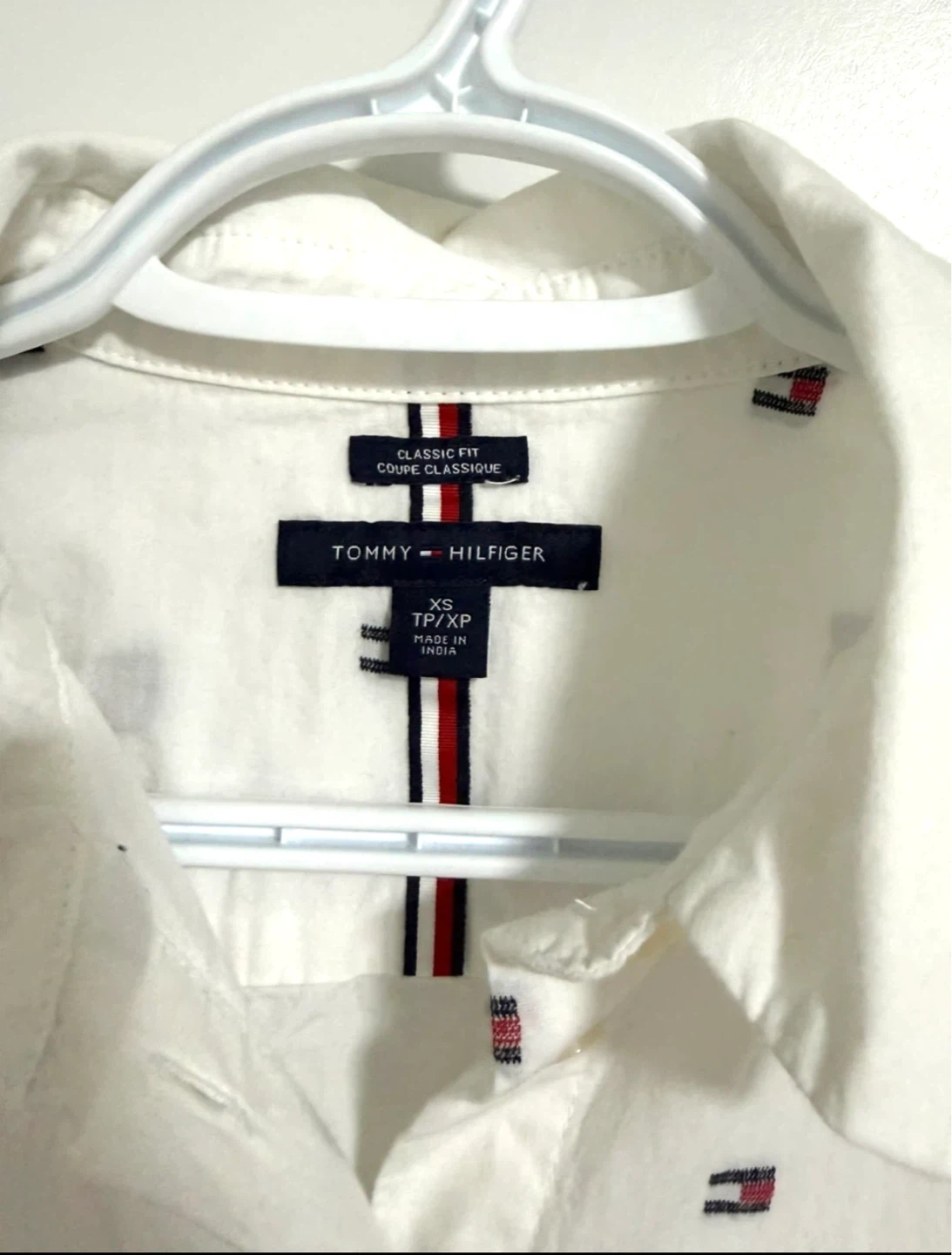 Tommy Hilfiger Women's XS Classic Fit Button-Up Shirt - photo 2