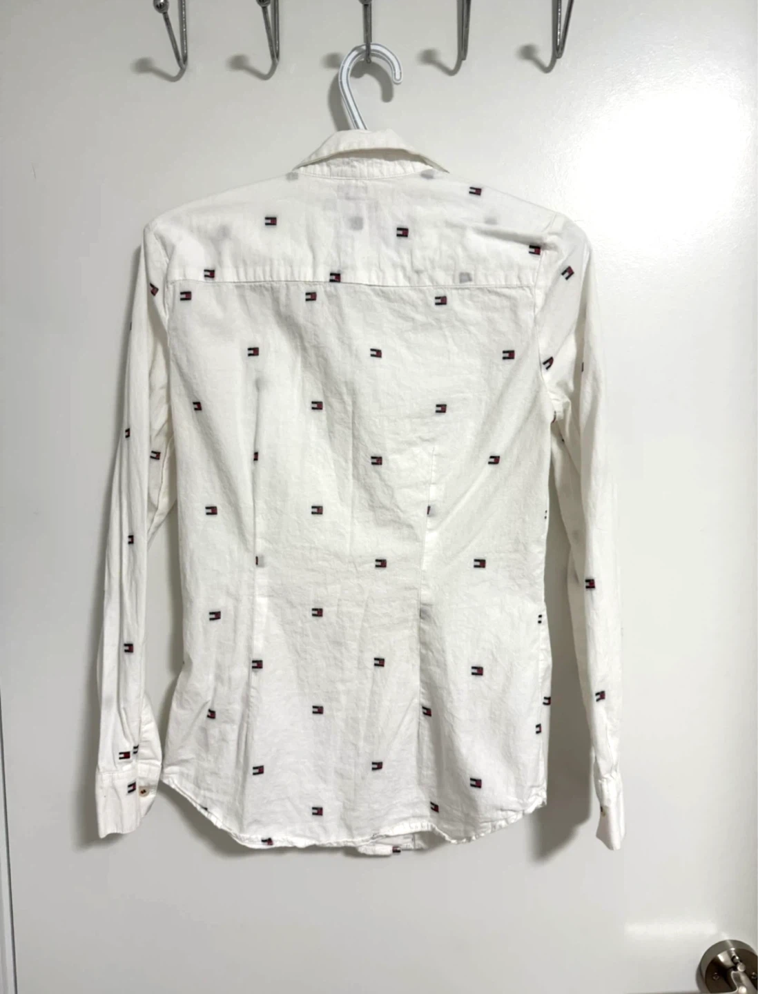 Tommy Hilfiger Women's XS Classic Fit Button-Up Shirt - photo 3