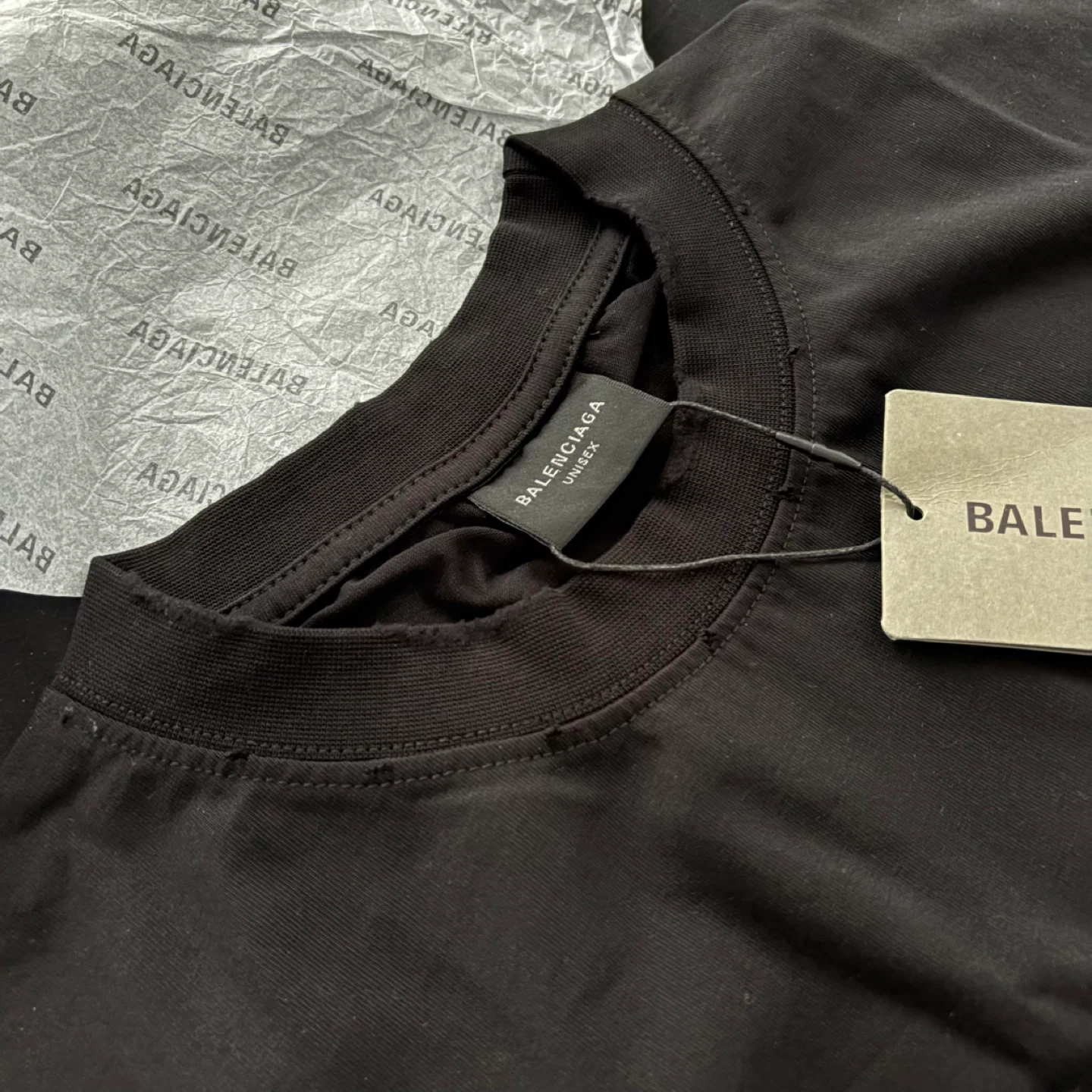 Balenciaga Logo T-Shirt - photo 3