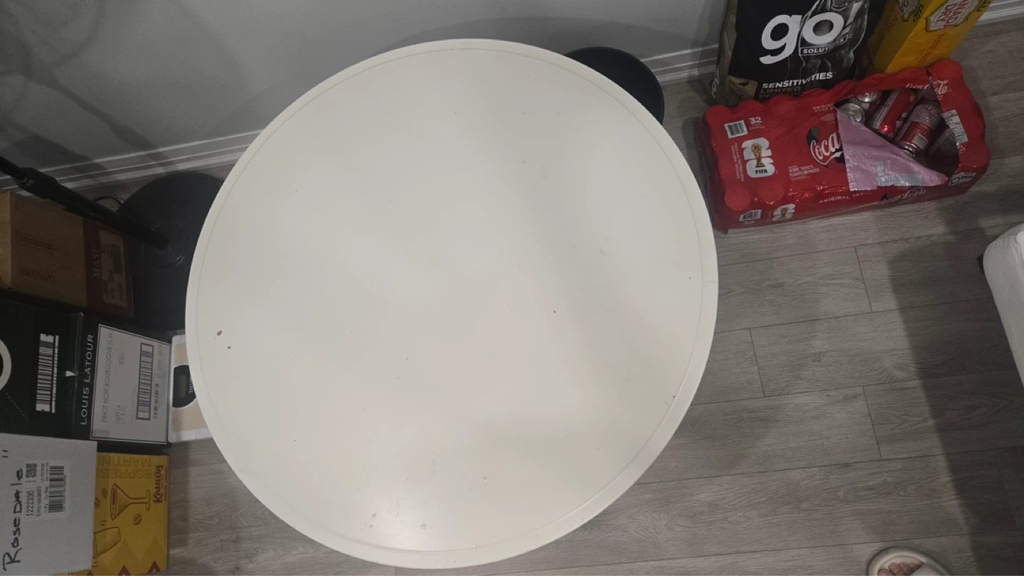 White Round Coffee Table - photo 2