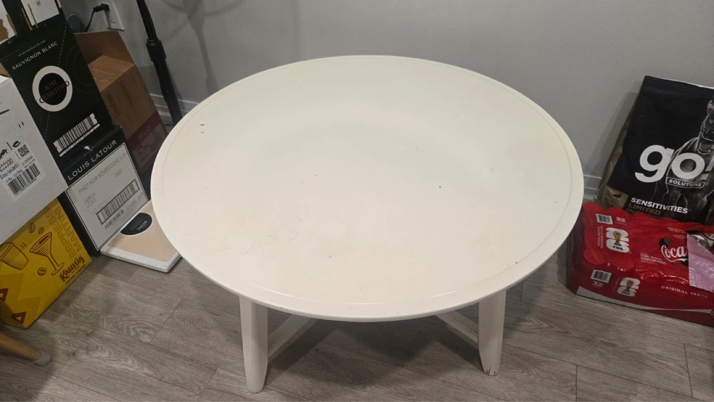 White Round Coffee Table