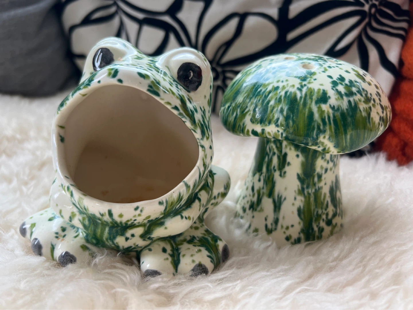 VINTAGE frog scrubby holder and mushroom set - photo 2
