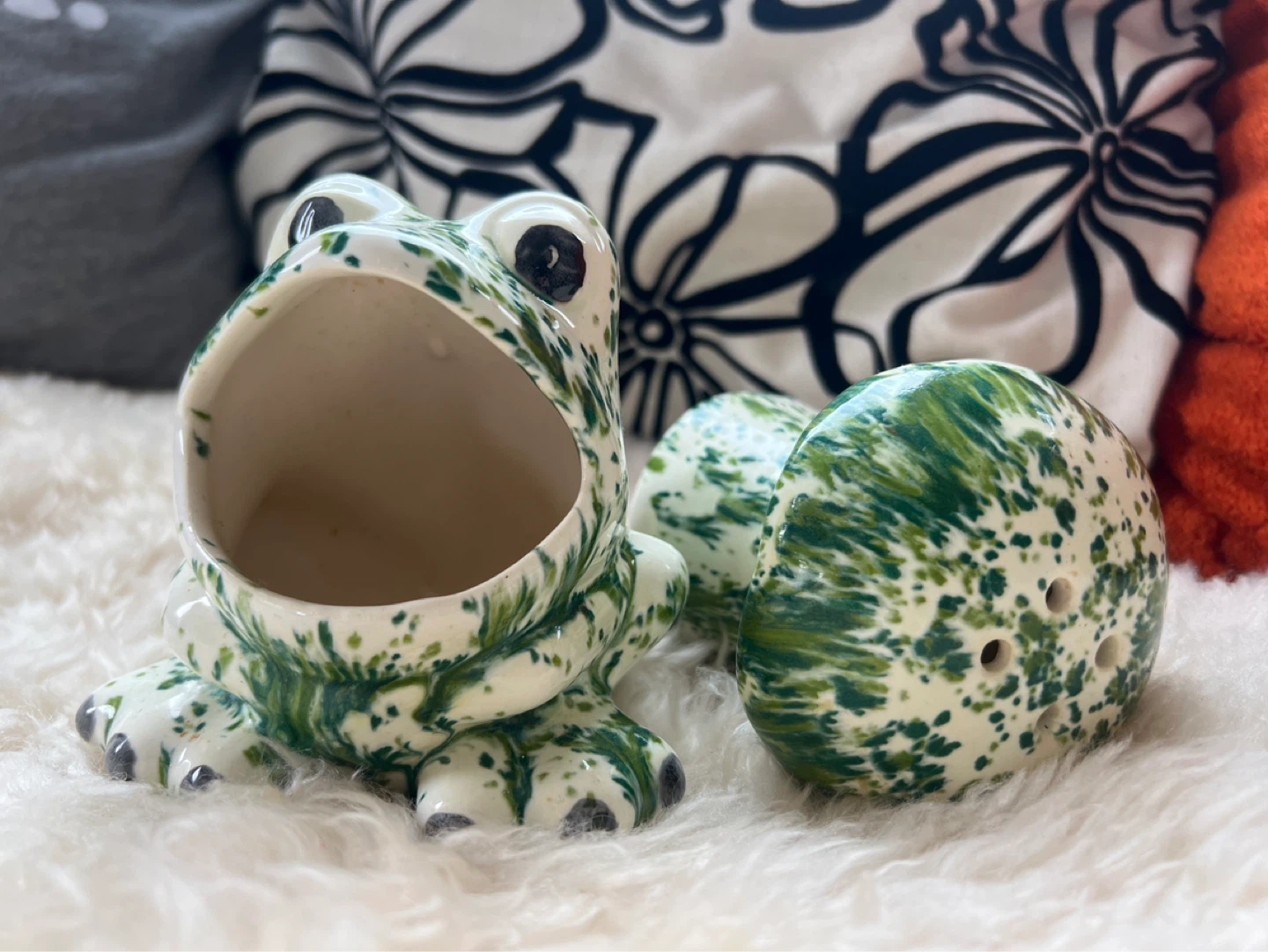VINTAGE frog scrubby holder and mushroom set