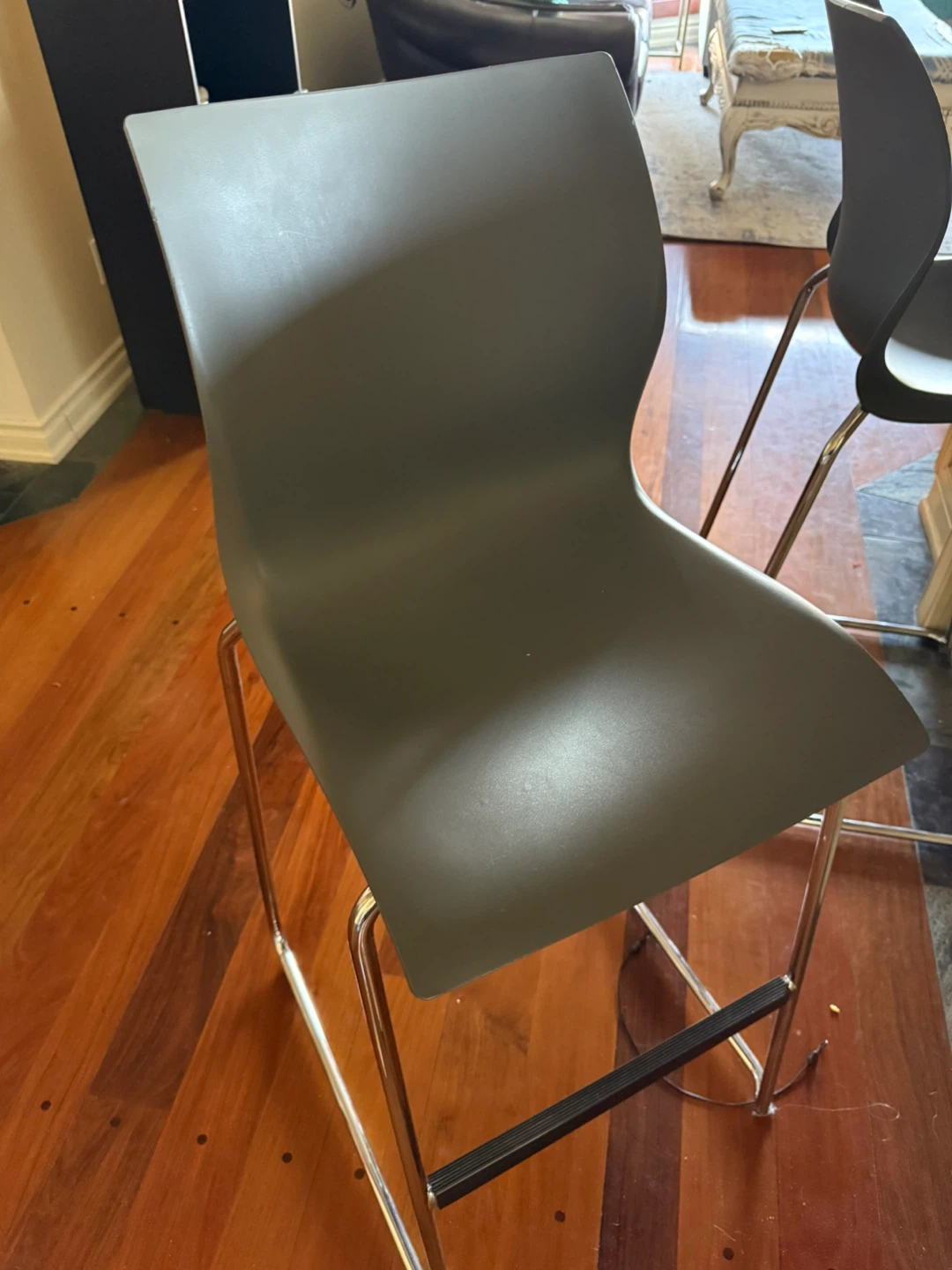 Set of 2 Grey Modern Bar Stools - photo 3