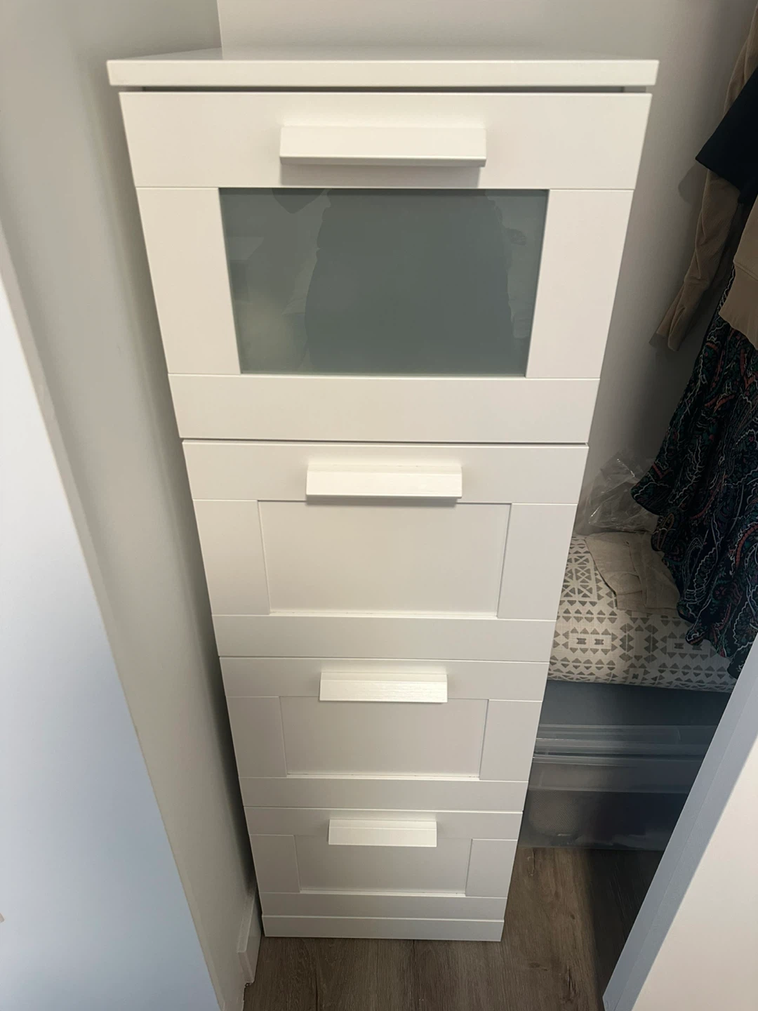 White narrow dresser with 4 drawers