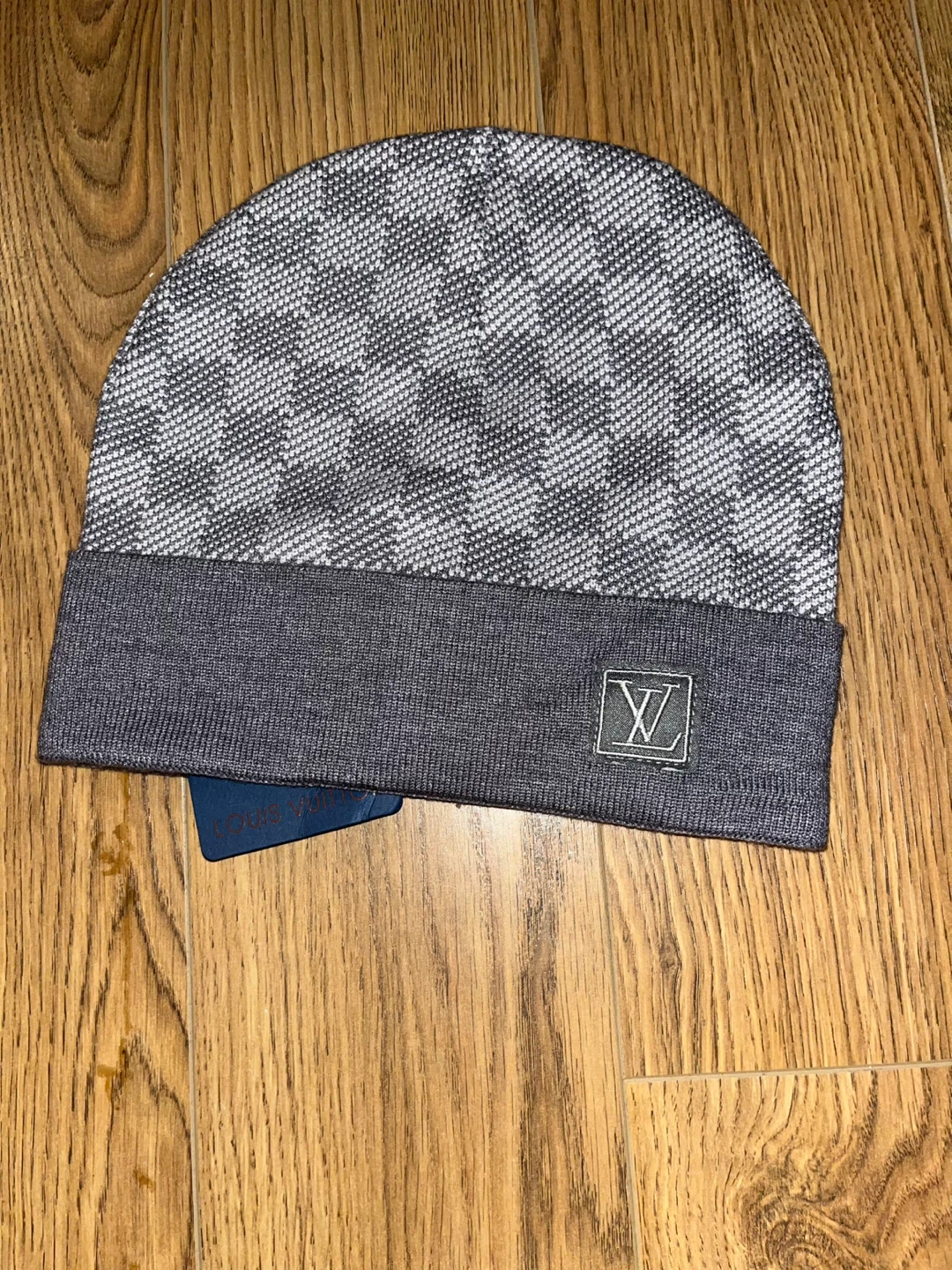 Louis Vuitton Beanie Hat Grey Monogram Pattern - photo 2