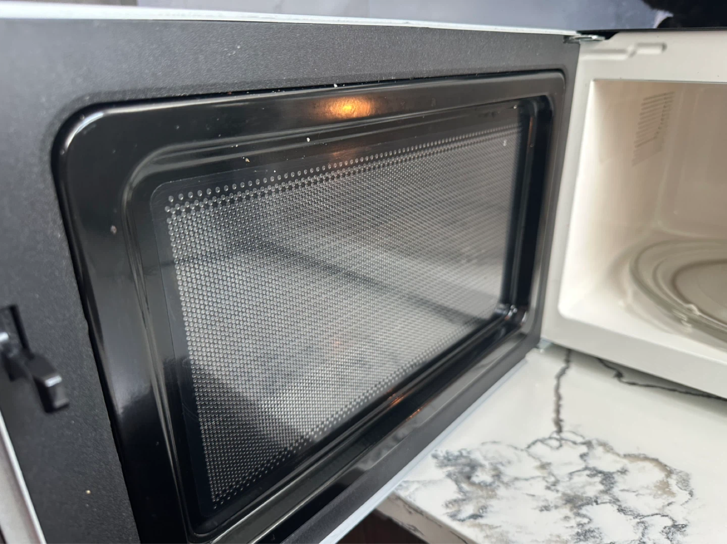 Hamilton Beach Microwave - photo 3
