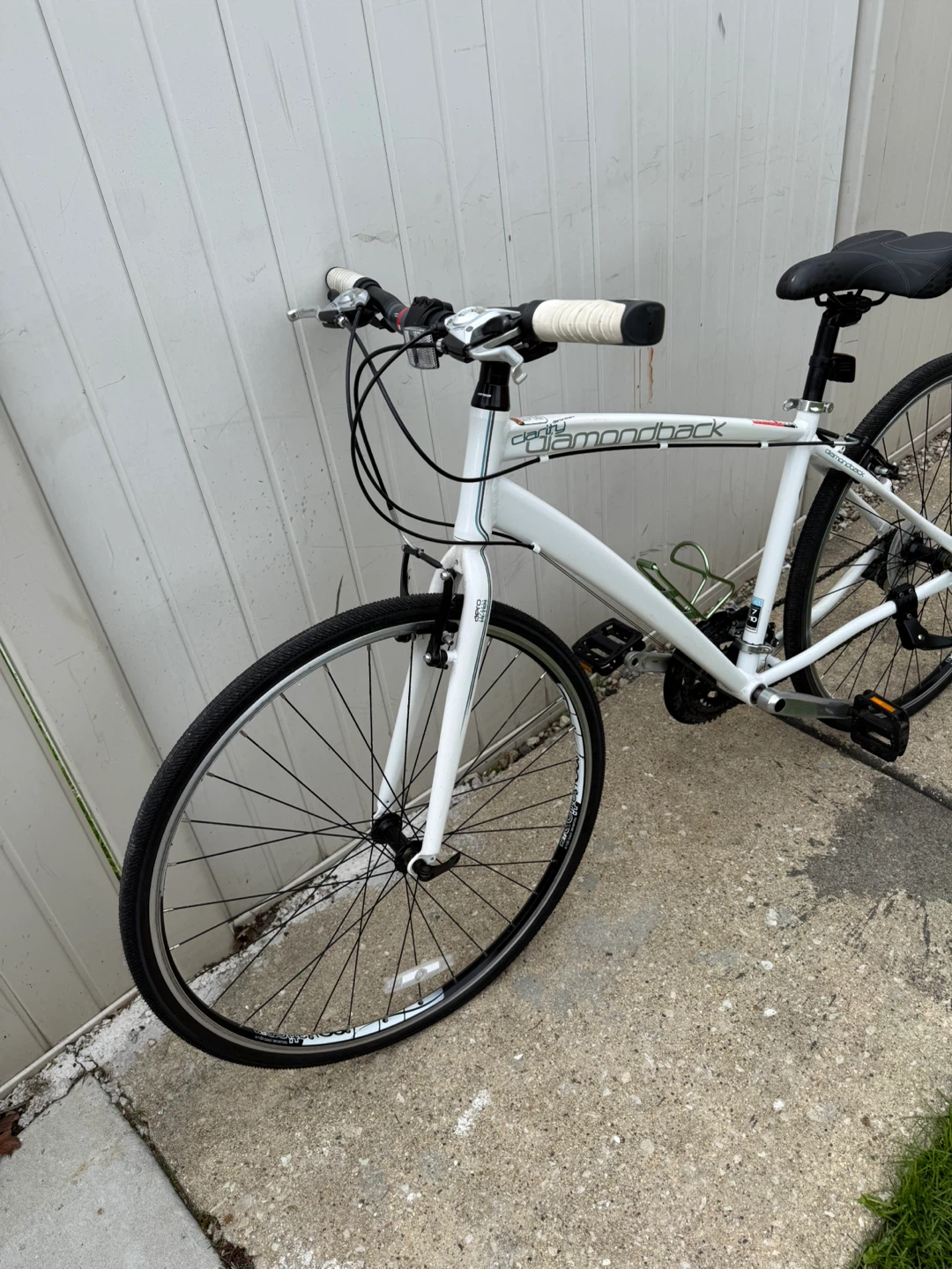 Diamondback White Hybrid Bike - photo 5