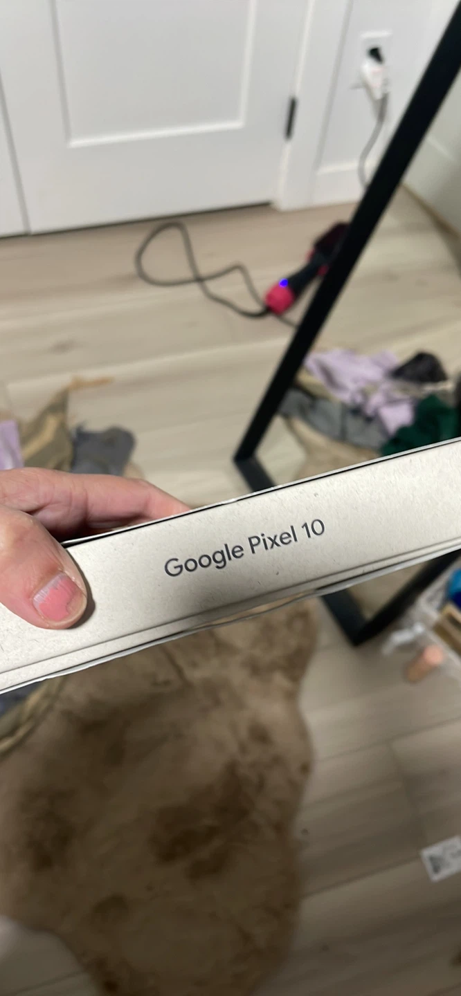 Google pixel 10 phone - photo 4