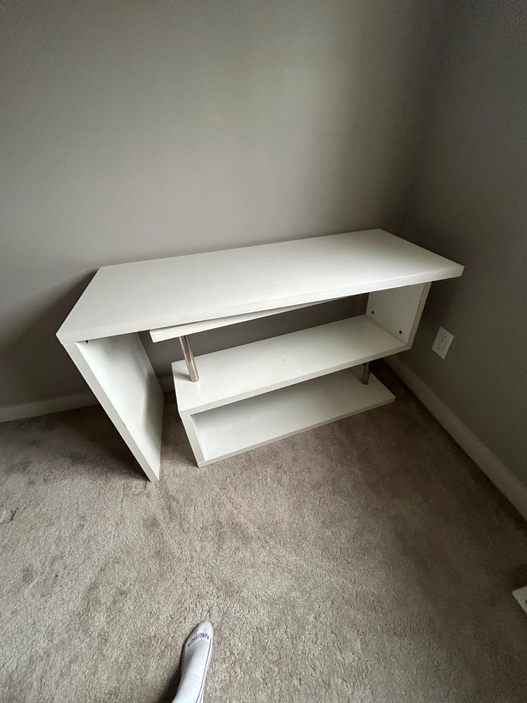 White Modern L-Shaped Desk - photo 2