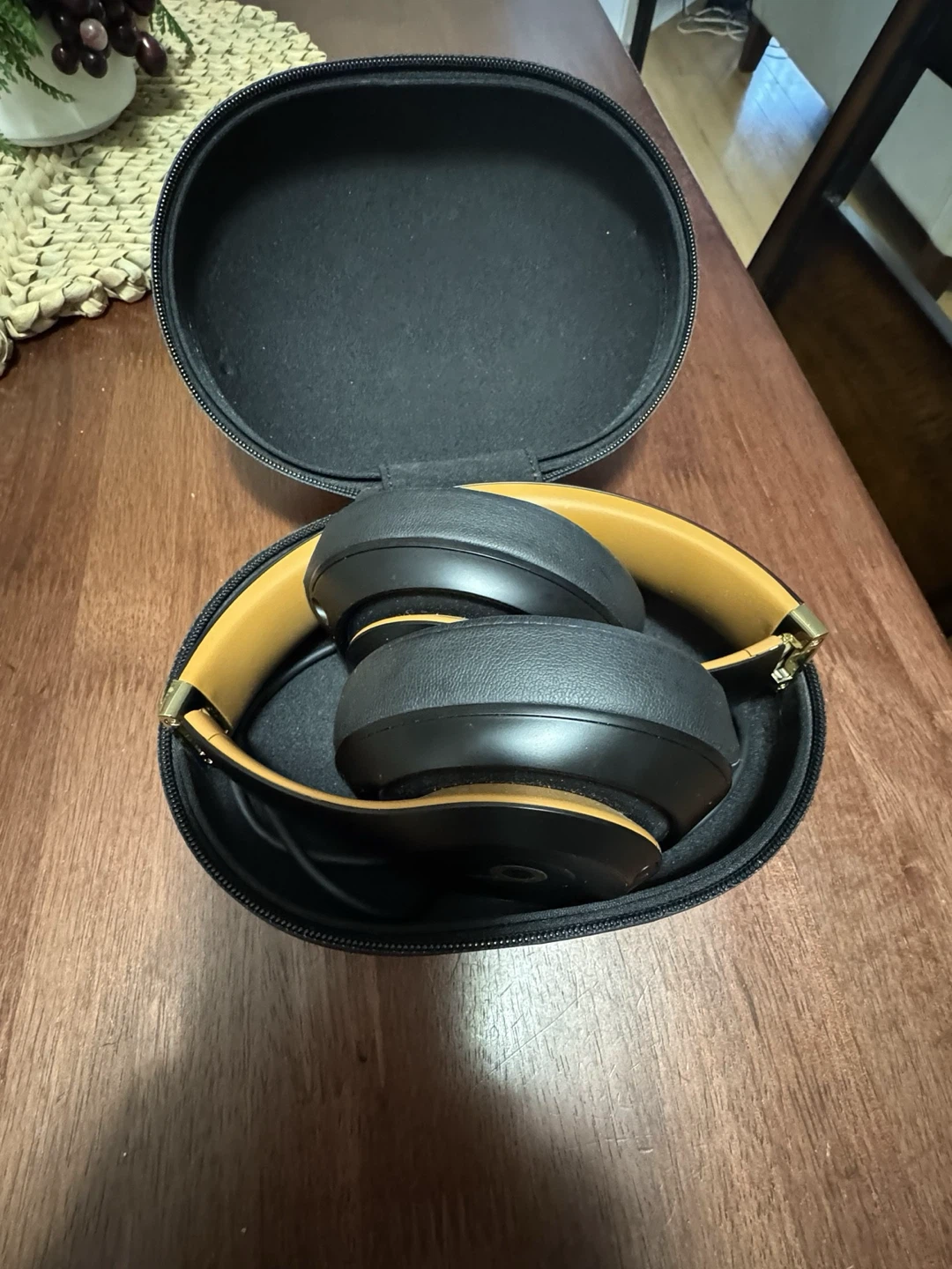 Beats wireless headphones - photo 2