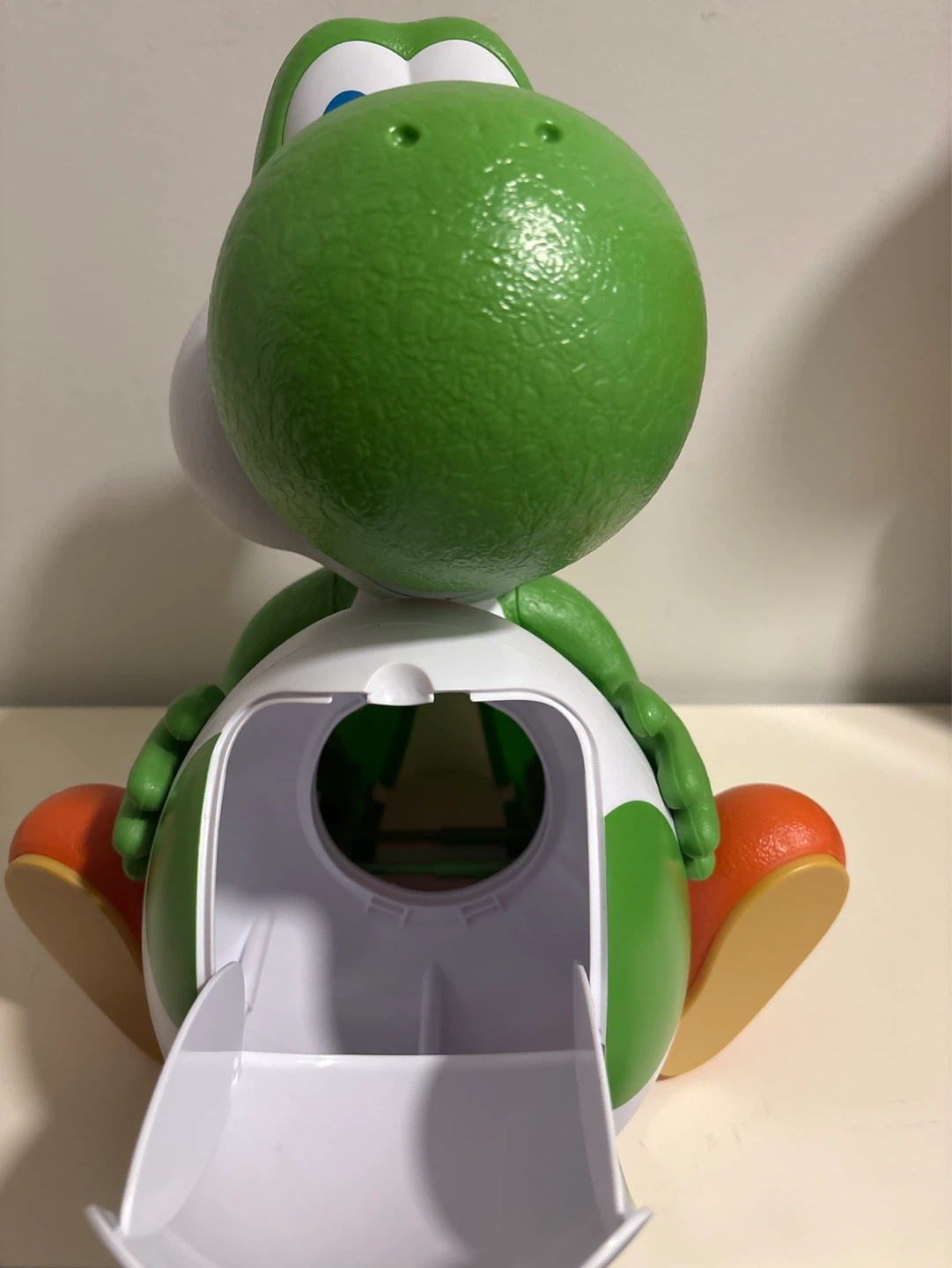 Yoshi popcorn bucket - photo 3