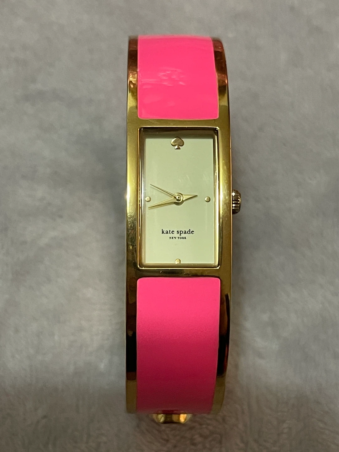 Brand new watch with 2 free bracelets