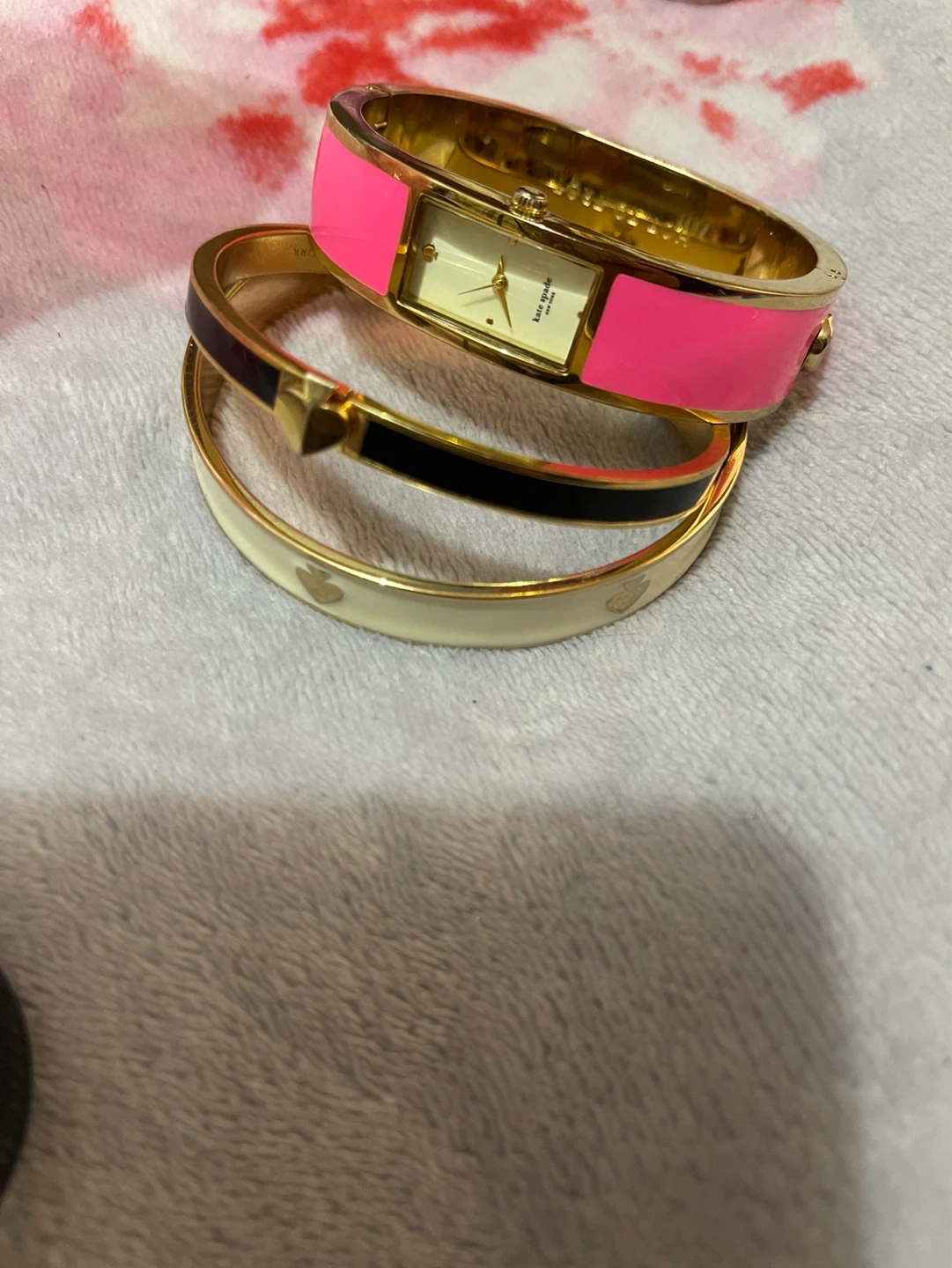 Brand new watch with 2 free bracelets - photo 2