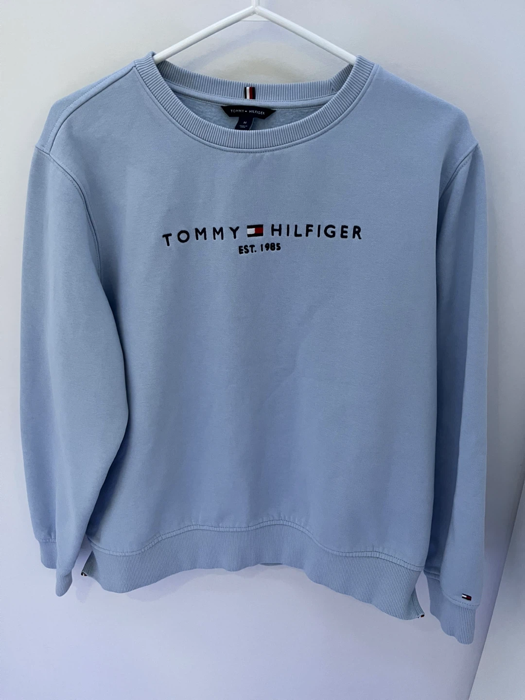 Tommy Hilfiger Light Blue Crewneck Sweatshirt Size Medium