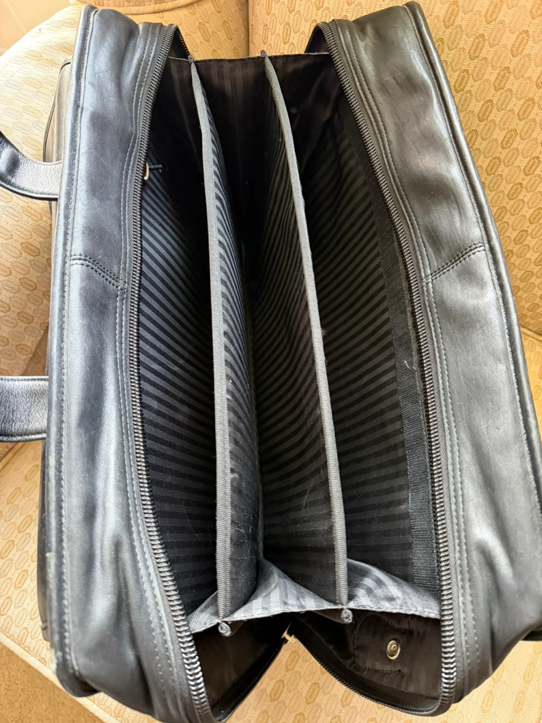 Black leather briefcase/laptop bag - photo 3