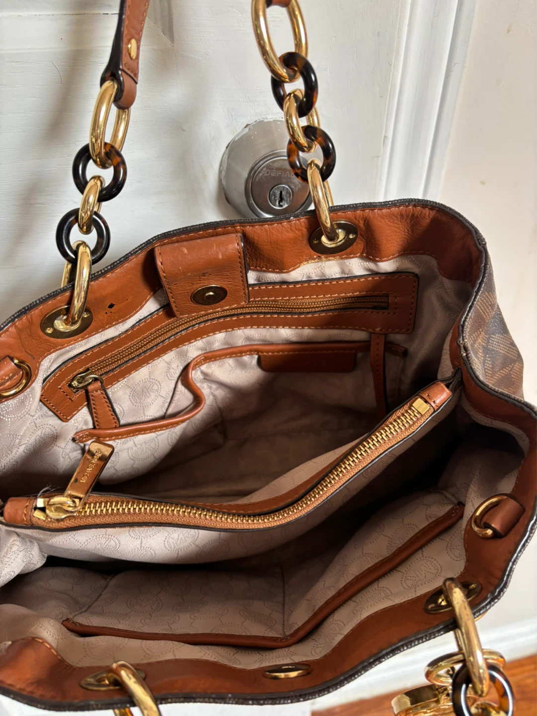 Michael Kors Monogram Tote Bag - photo 2