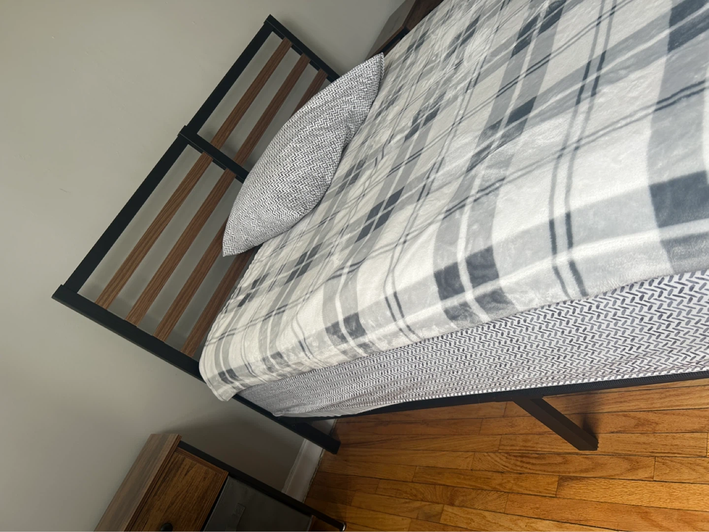 Full Size Wood and Metal Bedroom Set with Mattress - photo 2