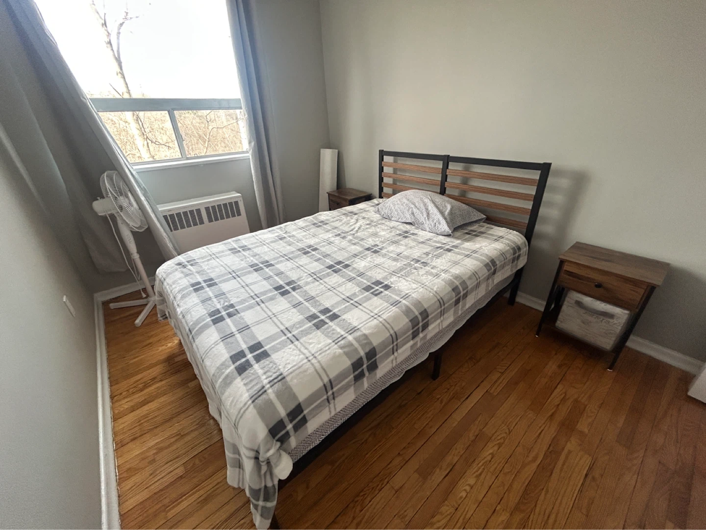 Full Size Wood and Metal Bedroom Set with Mattress