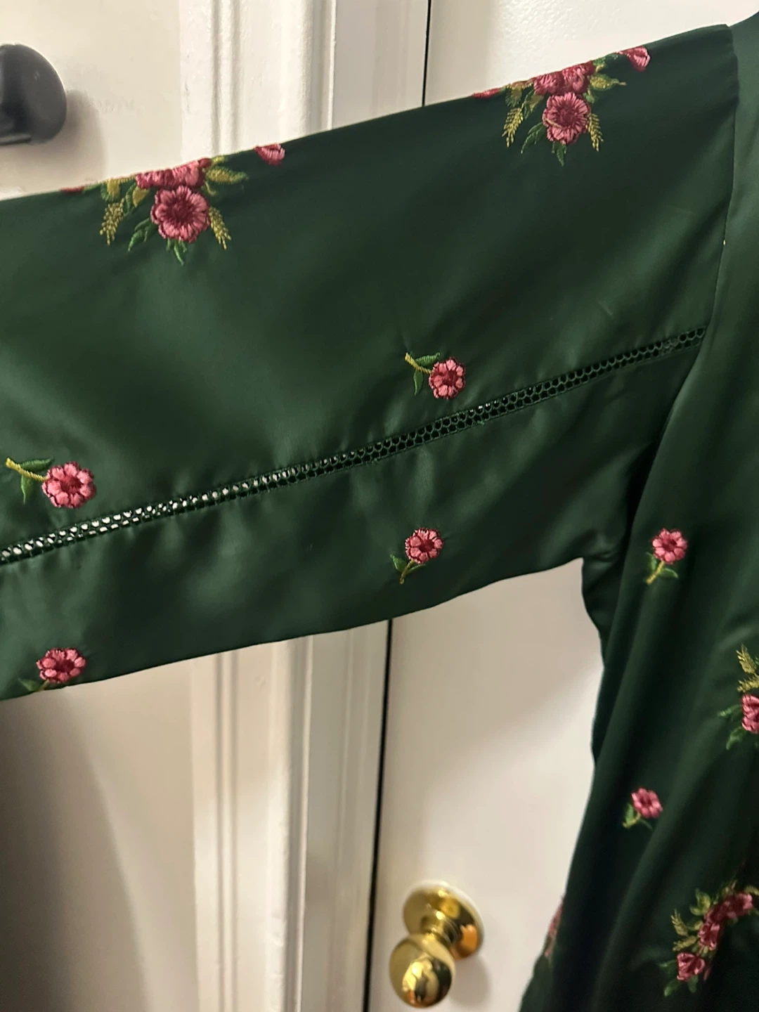 Embroidered Green Silk Kameez Suit - photo 4