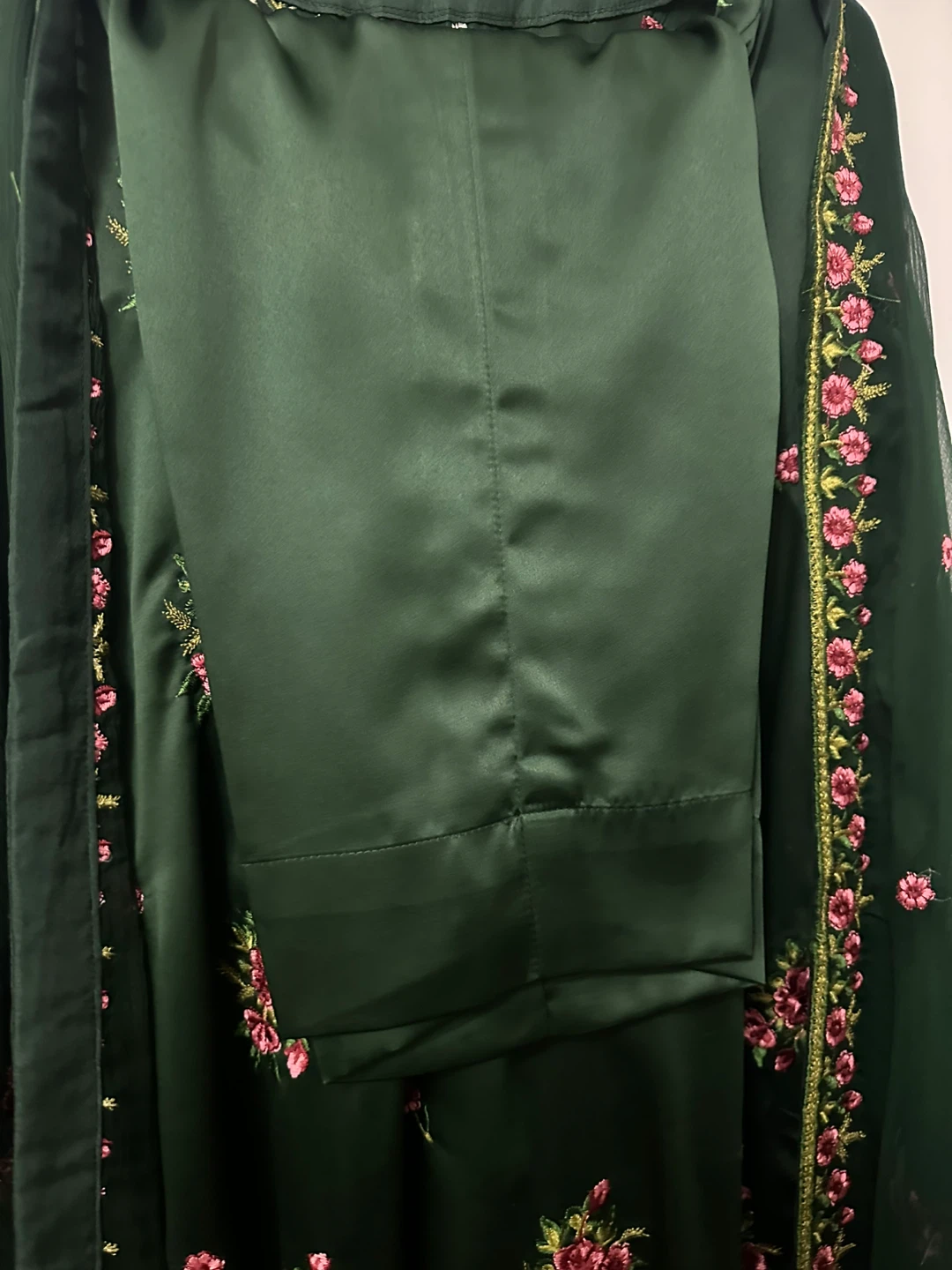 Embroidered Green Silk Kameez Suit - photo 3