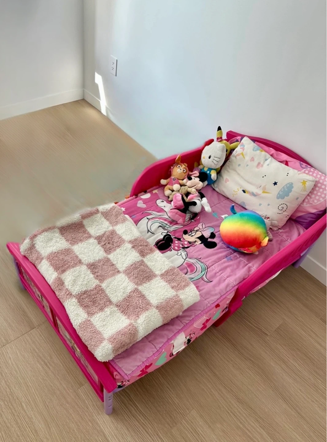 Minnie Mouse Toddler Bed and Mattress!