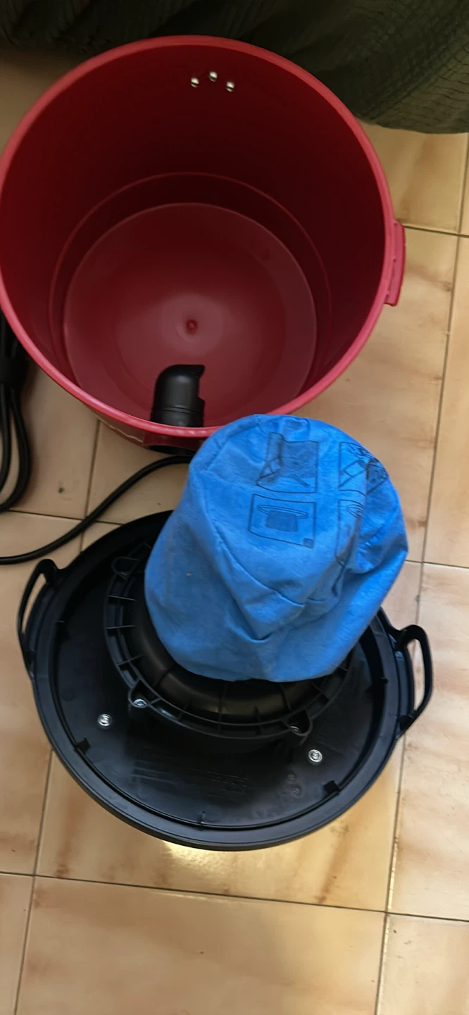 Vacmaster 2.5 Gallon Wet/Dry Vac