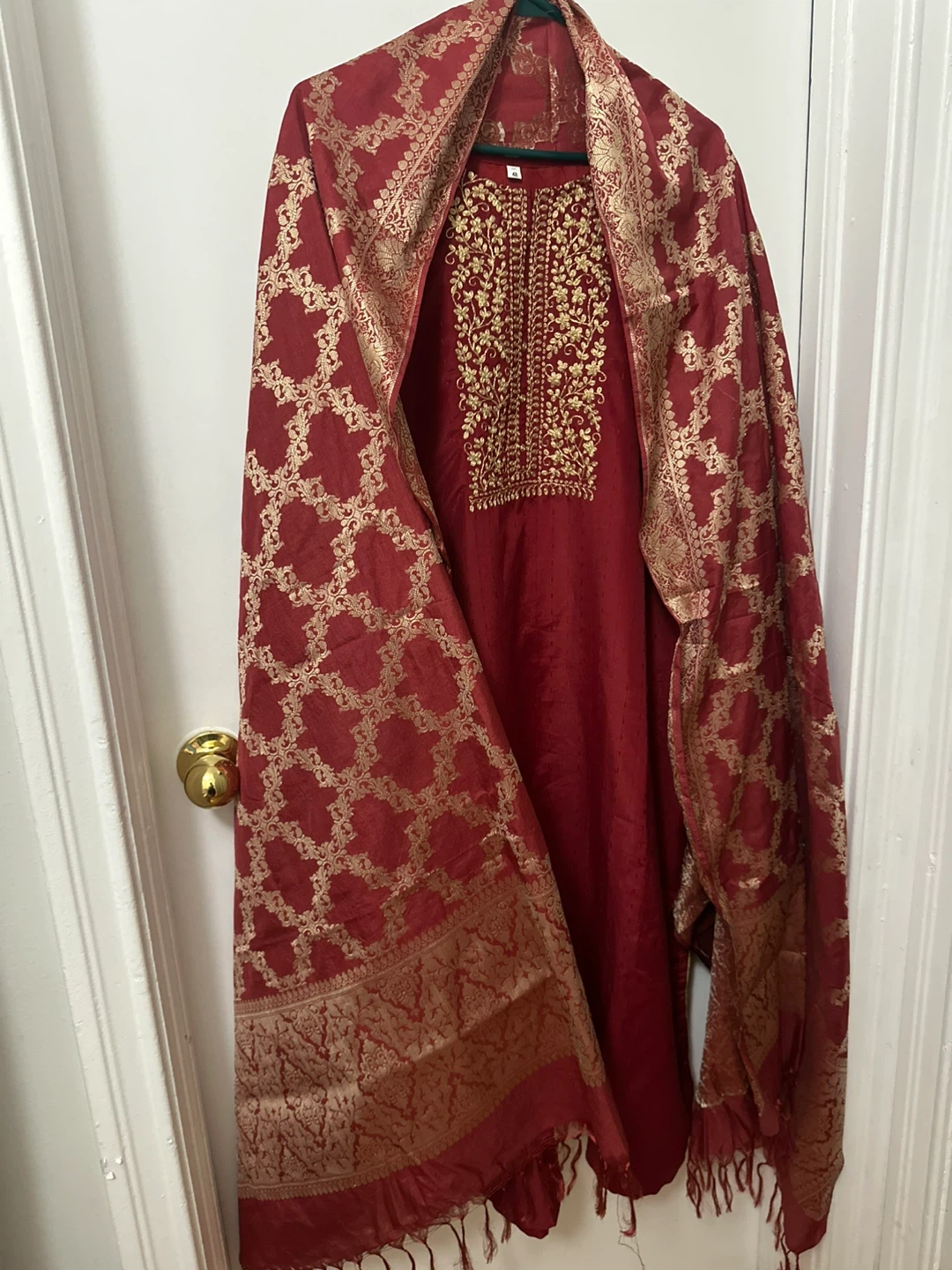 Ruby Embroidered suit with Dupatta Set - Size Xl - photo 4