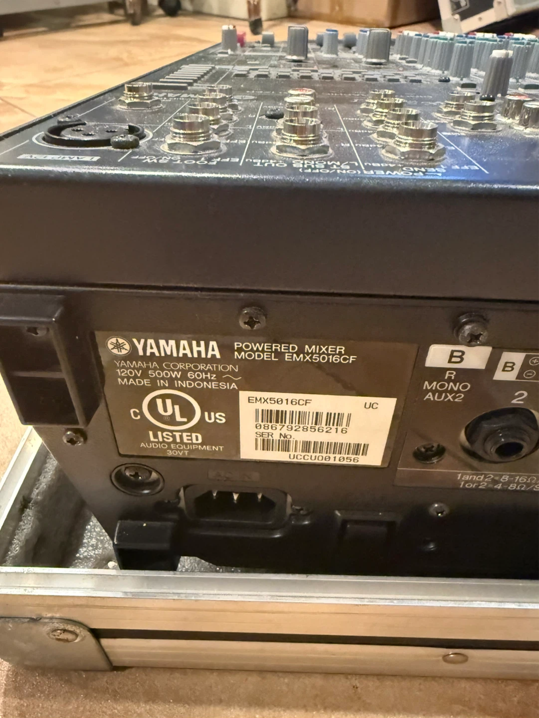 Yamaha EMX5016CF Powered Mixer
