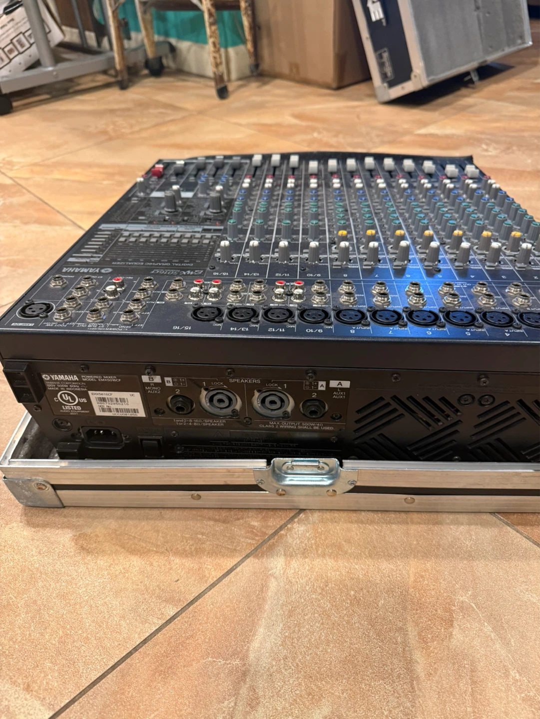 Yamaha EMX5016CF Powered Mixer - photo 3