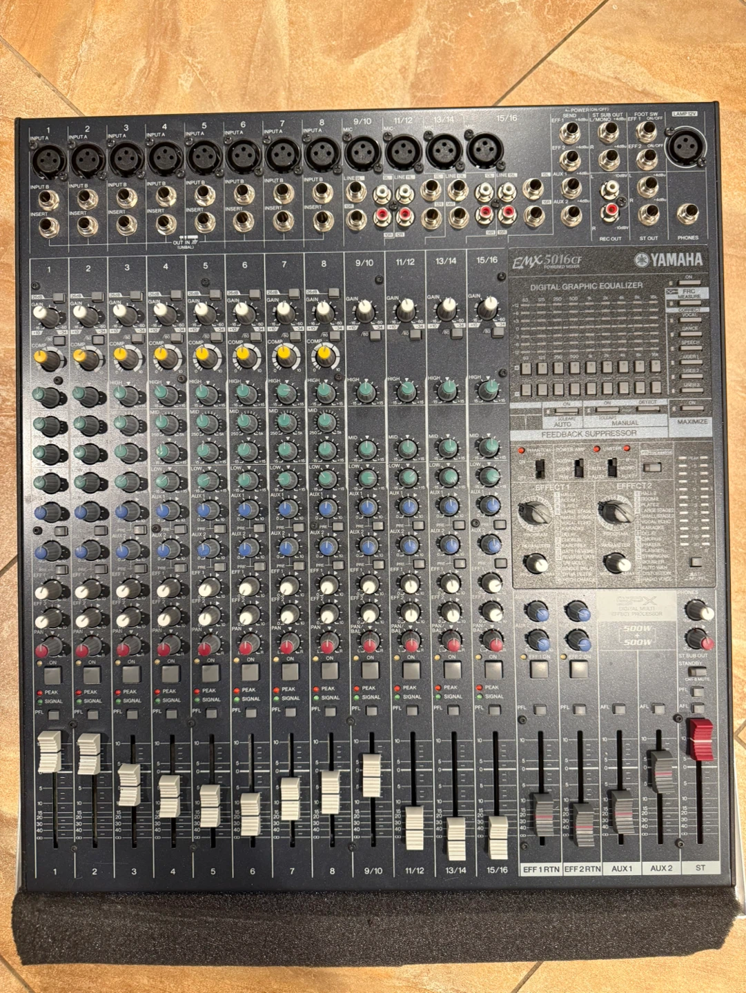 Yamaha EMX5016CF Powered Mixer - photo 2