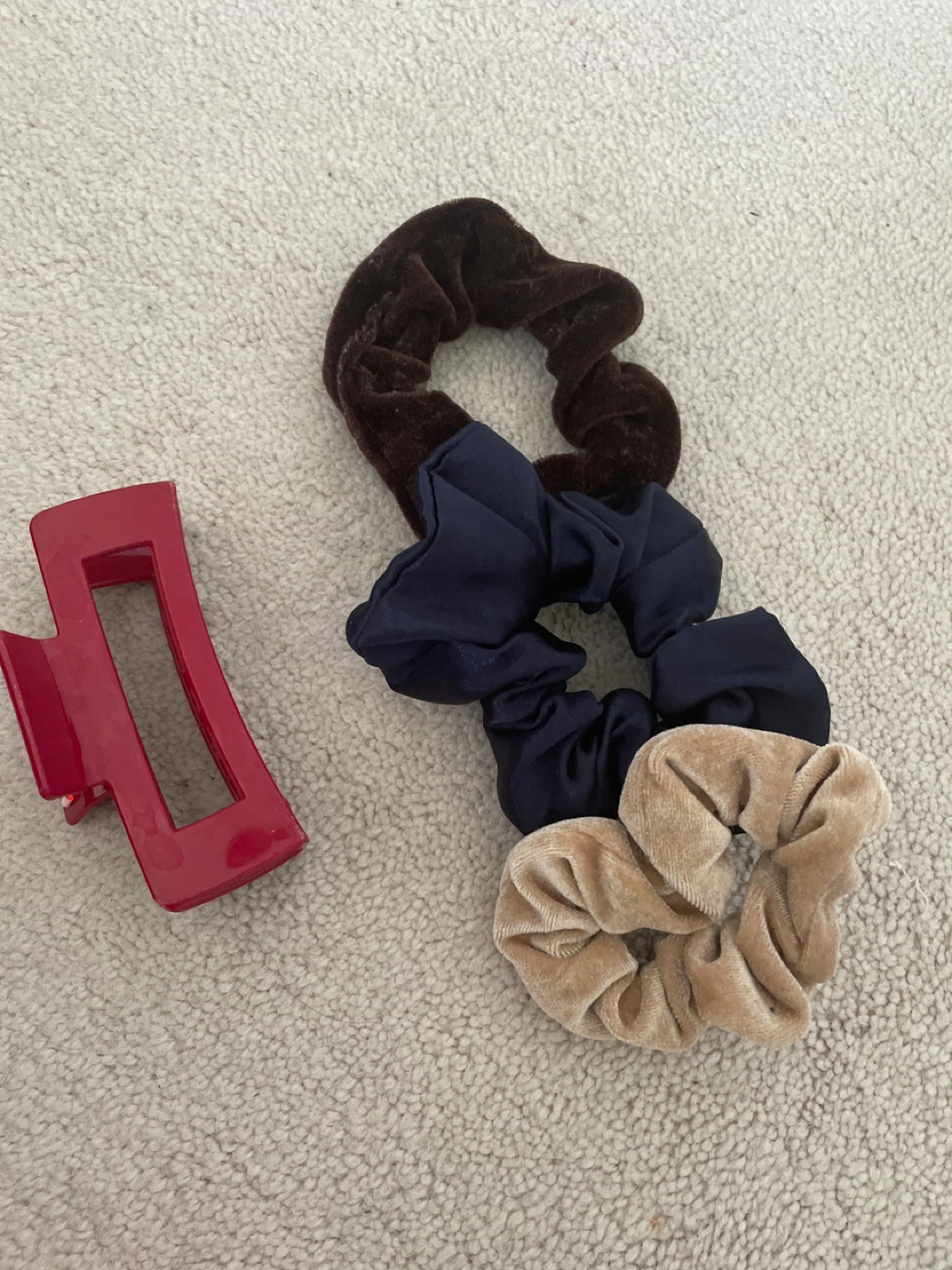 Hair Accessories Bundle - Scrunchies, Claw Clip, Headband & More - photo 4