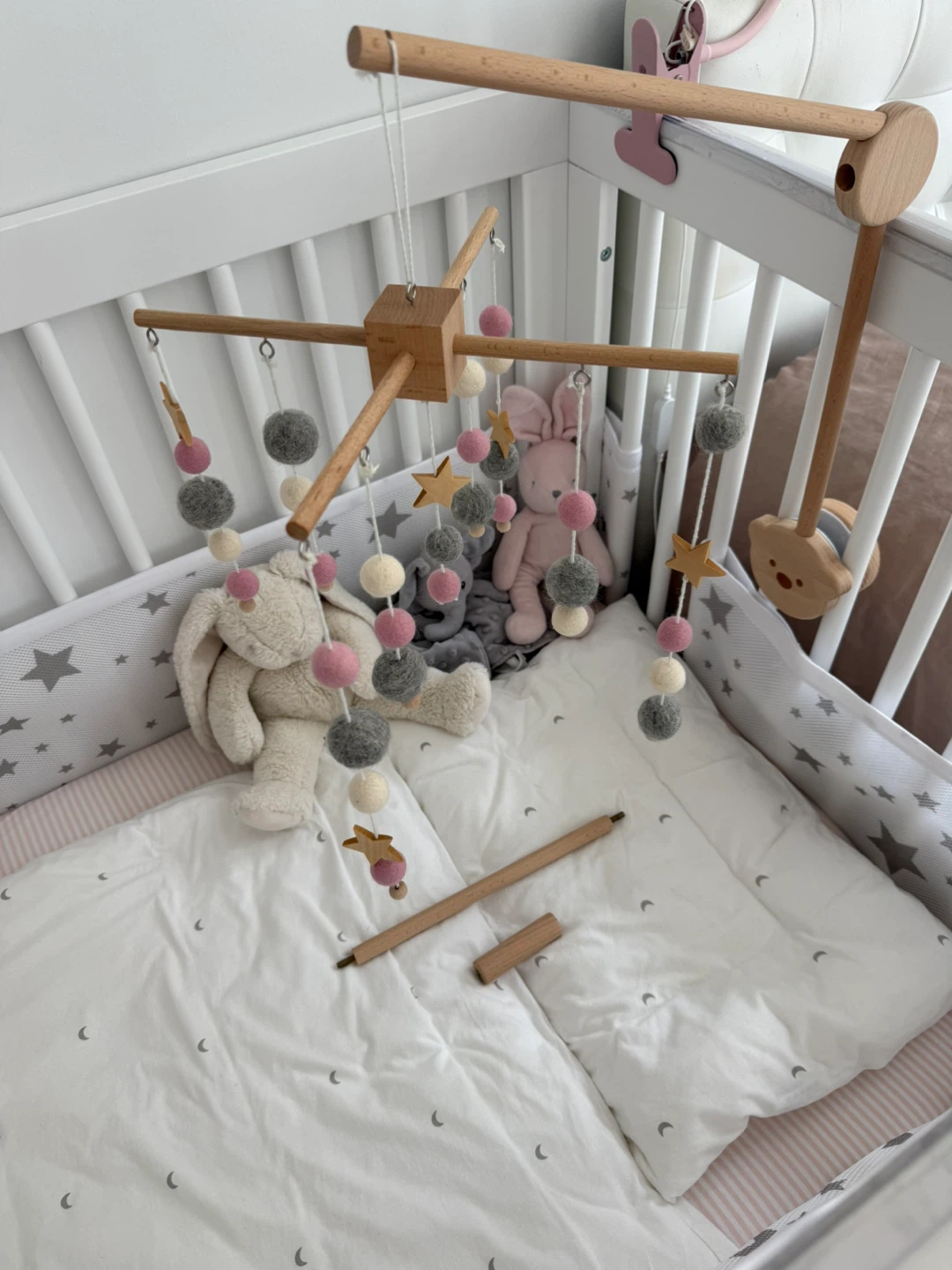 Crib nursery felt mobile with arm - Like New - photo 3