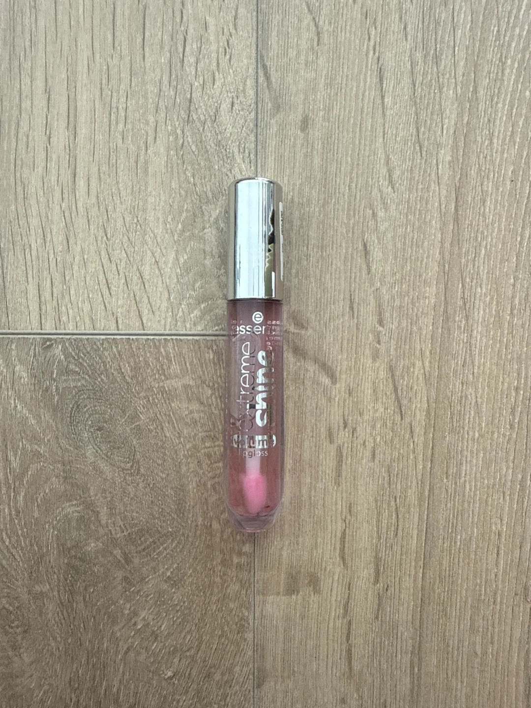 Essence Extreme Shine Lip Gloss New
