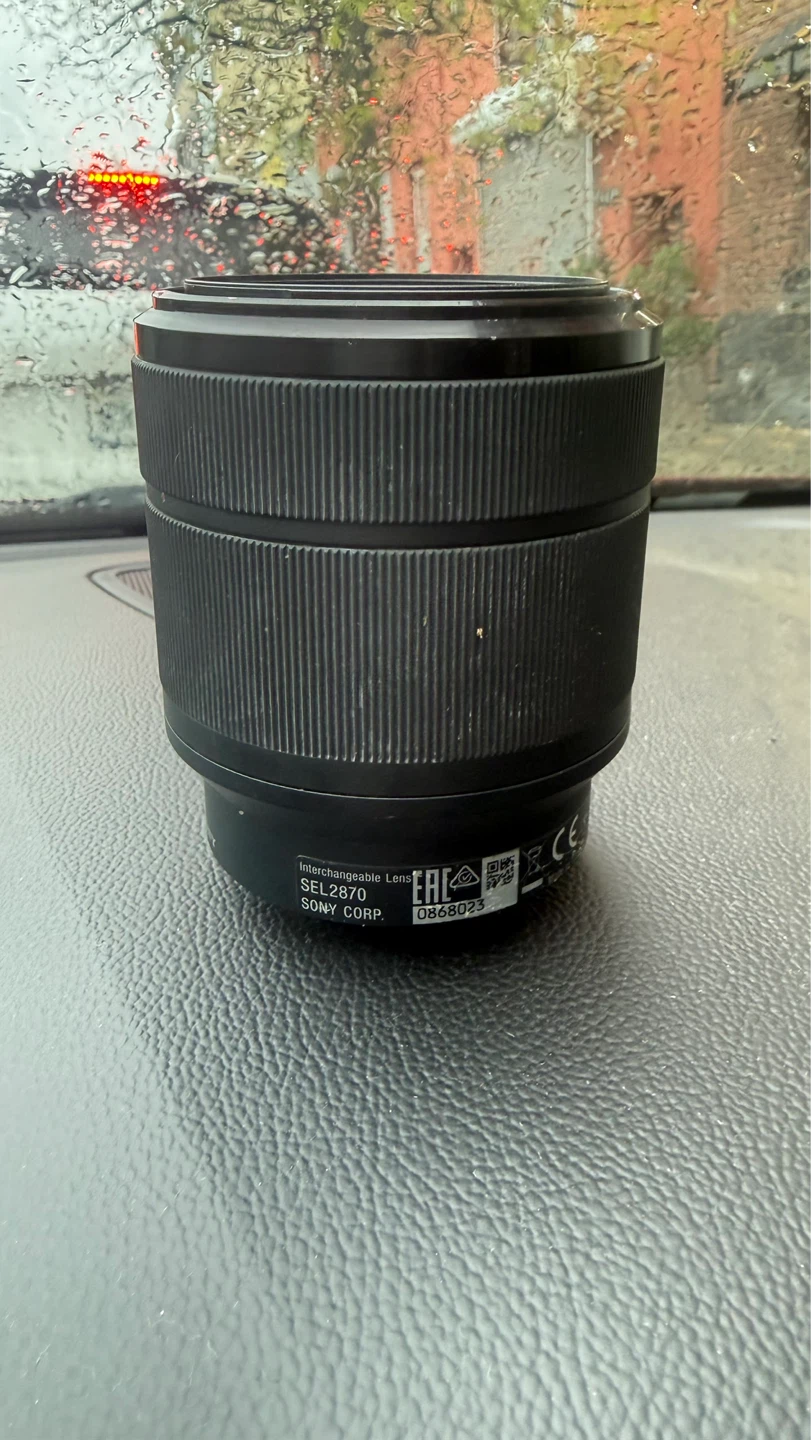 Sony FE 28-70mm f/3.5-5.6 OSS Lens