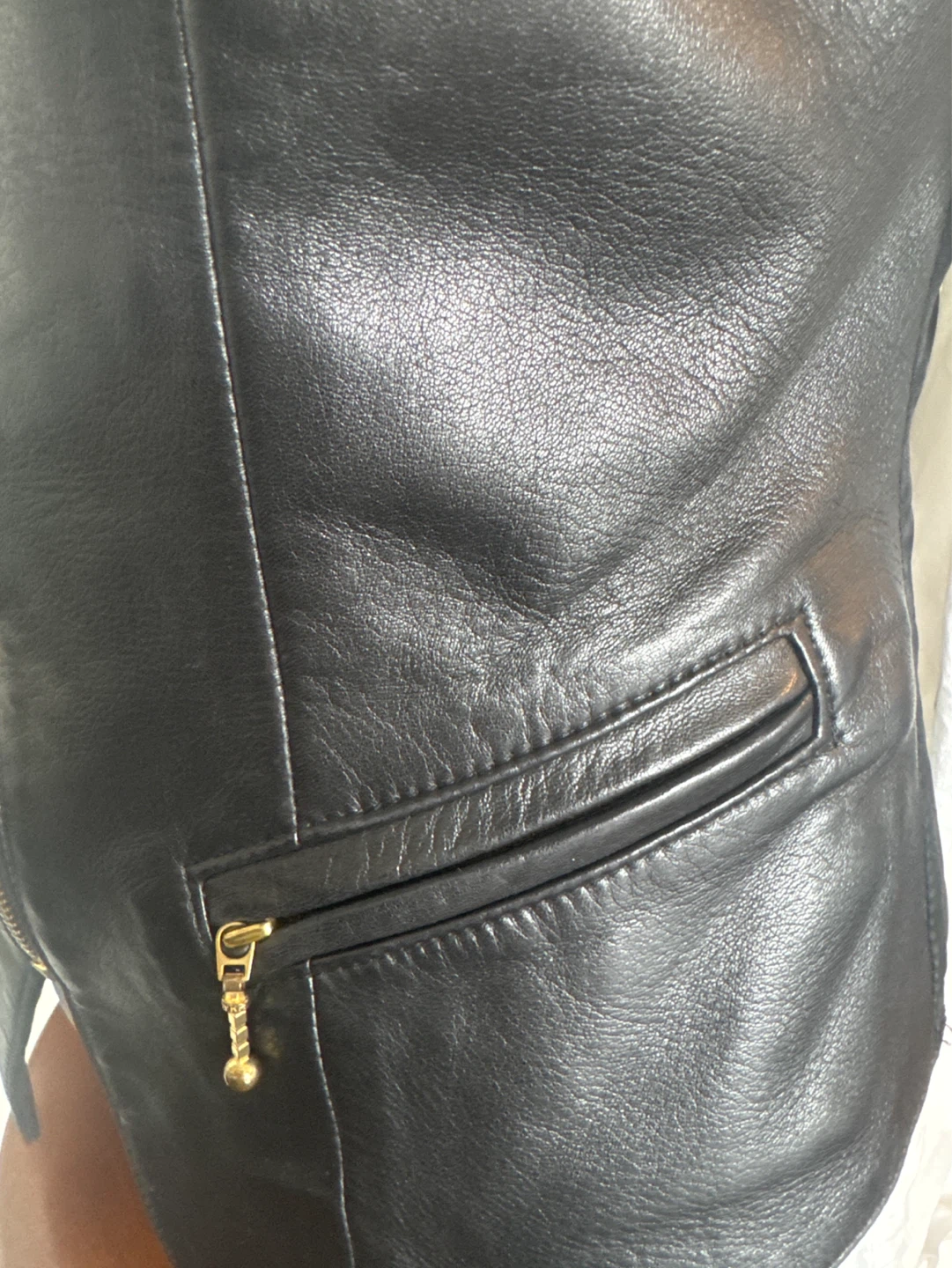 Black Leather Zip-Up Vest - photo 4