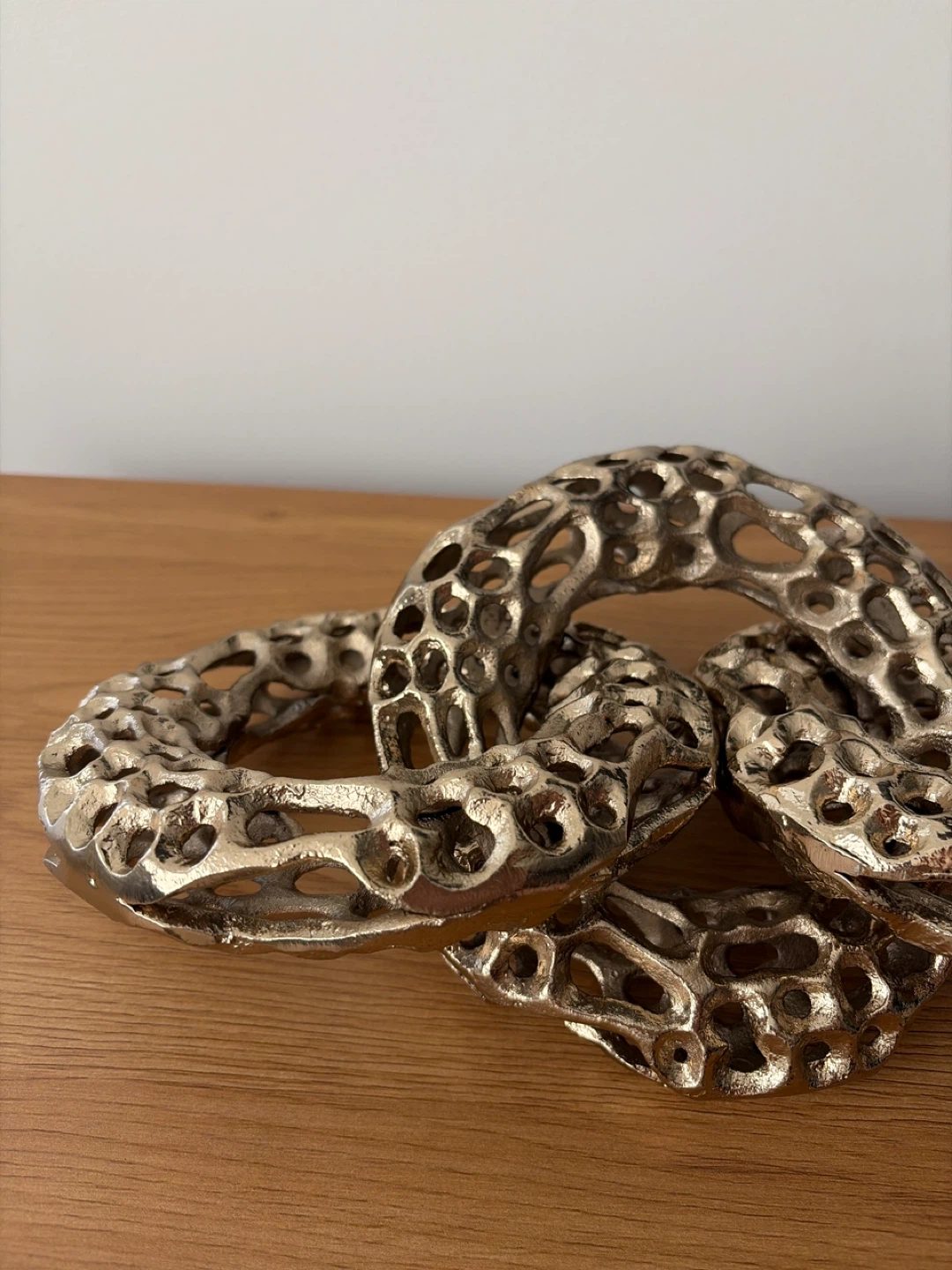 Decorative Gold Interlocking Rings Sculpture - photo 5