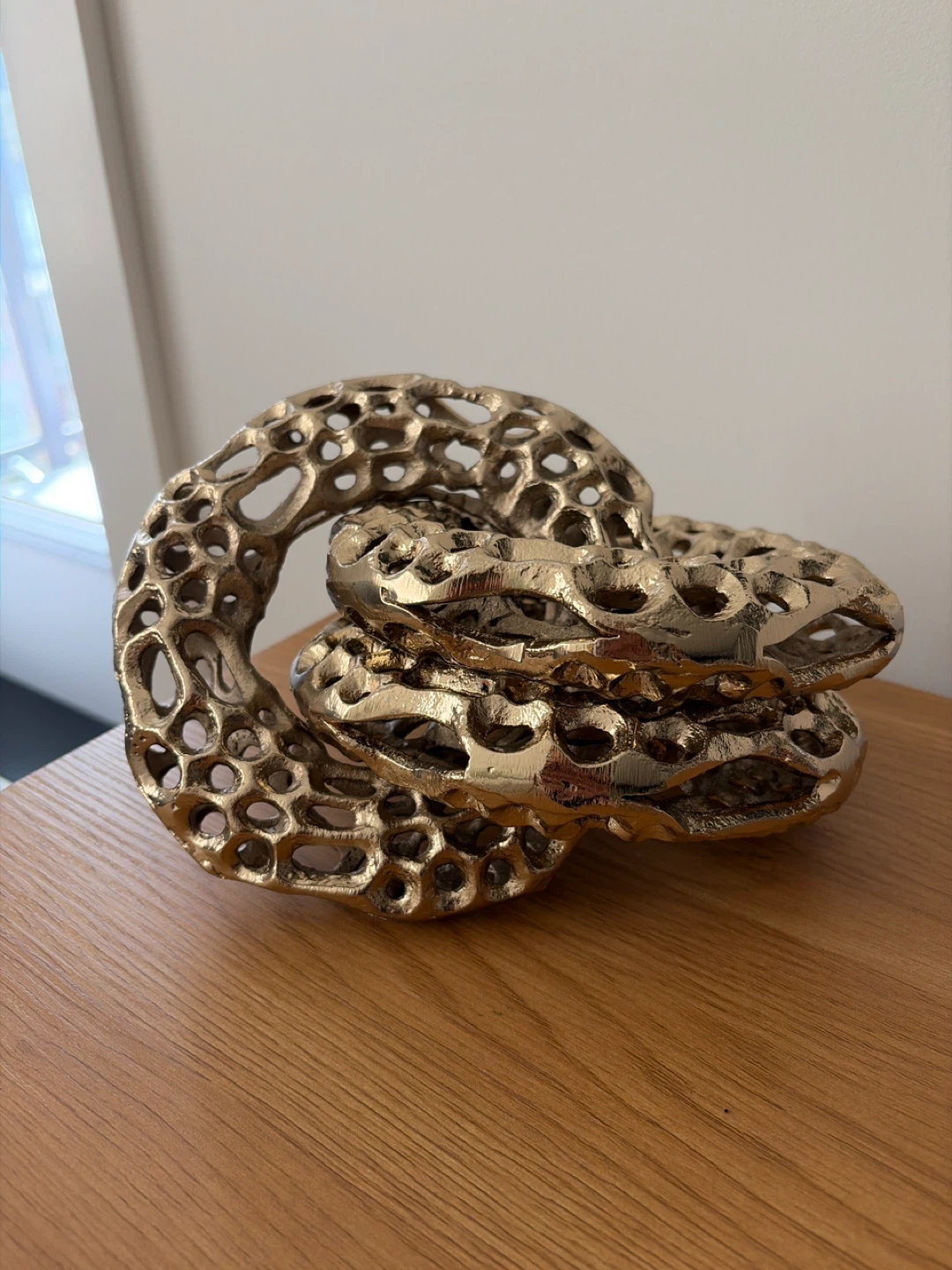 Decorative Gold Interlocking Rings Sculpture