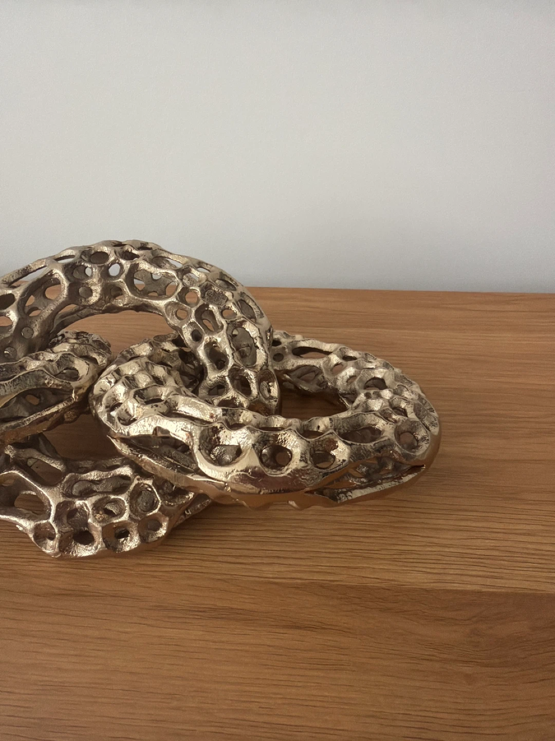 Decorative Gold Interlocking Rings Sculpture - photo 4