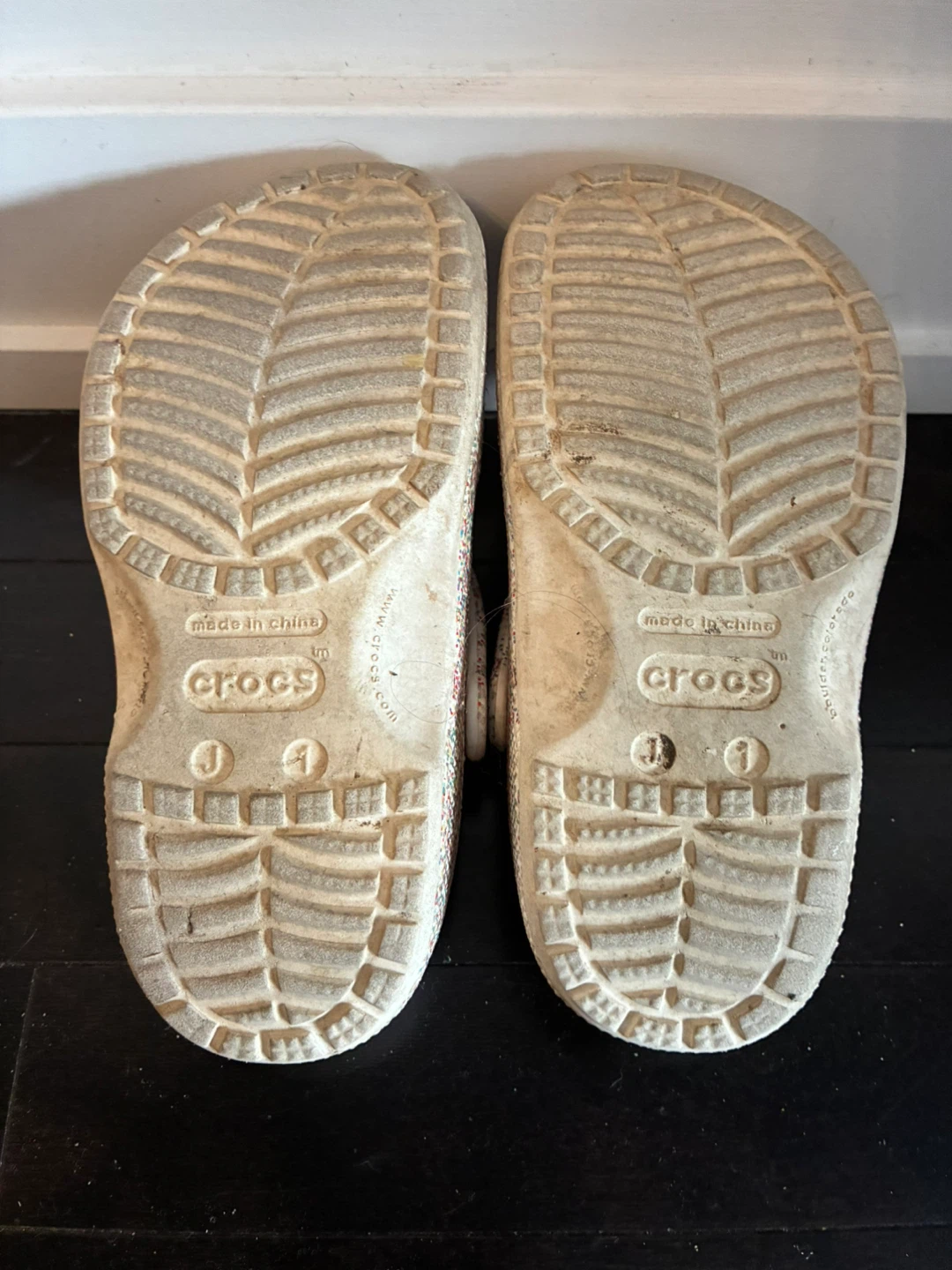 Crocs Glitter Sprinkles Clogs Size J1 - photo 3