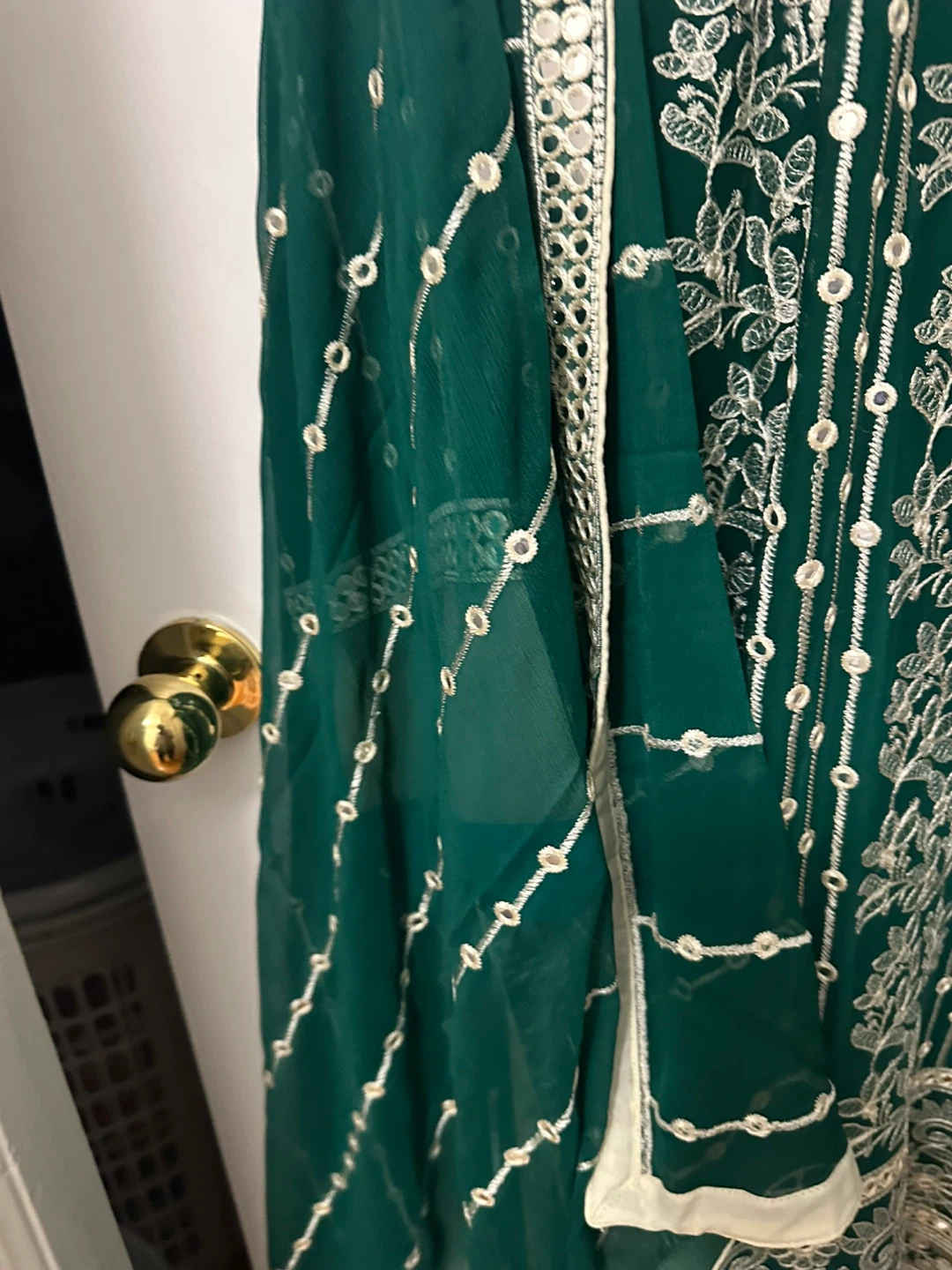 Green Embroidered Suit Dupatta Set - photo 5